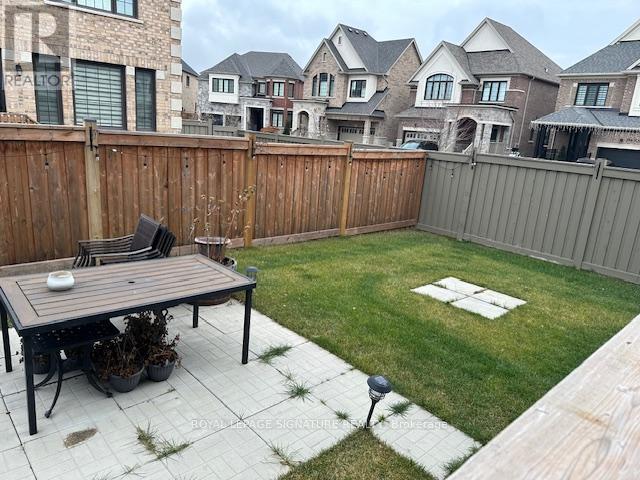 1317 Raspberry Terrace, Milton, Ontario  L9E 1N3 - Photo 16 - W12665452