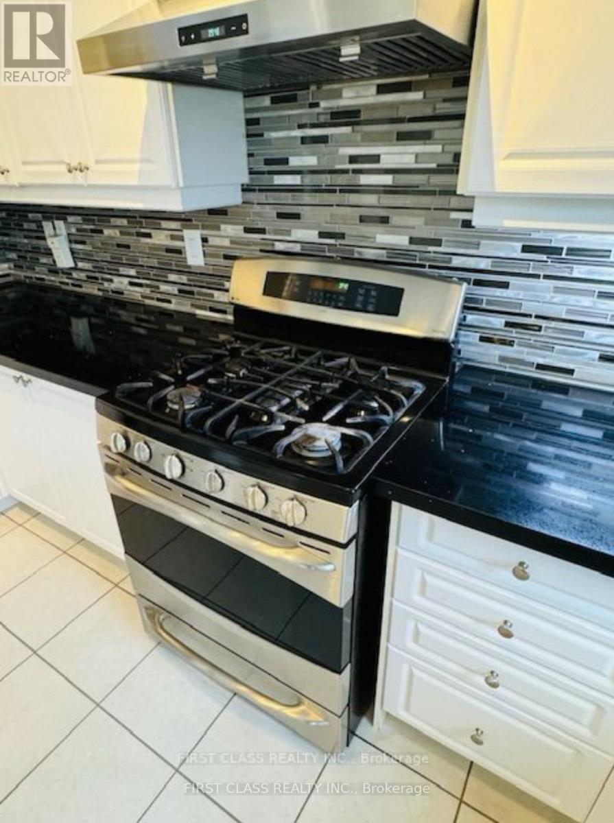 239 Dalgleish Gardens, Milton, Ontario  L9T 6Z8 - Photo 12 - W12665506