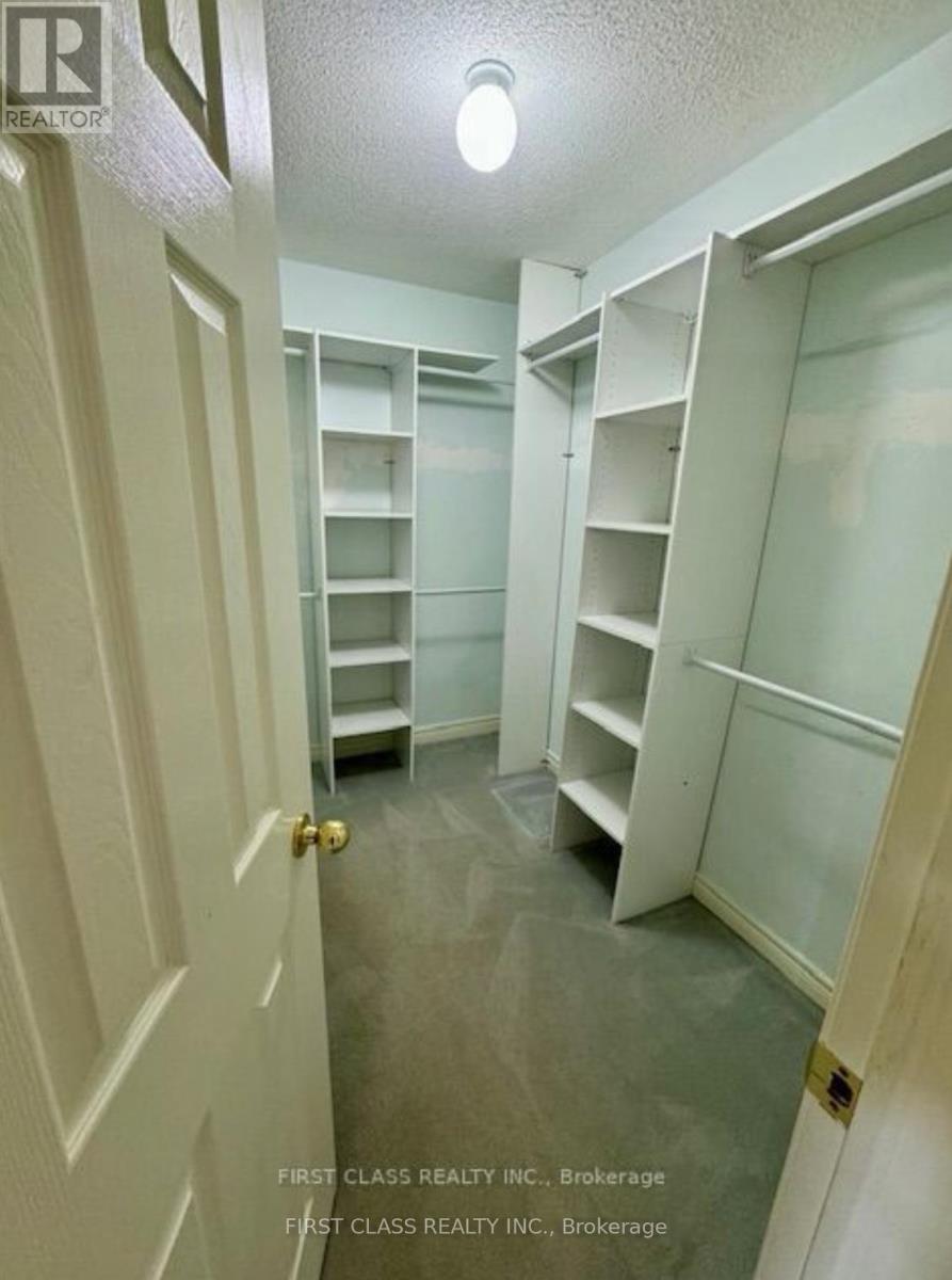 239 Dalgleish Gardens, Milton, Ontario  L9T 6Z8 - Photo 13 - W12665506