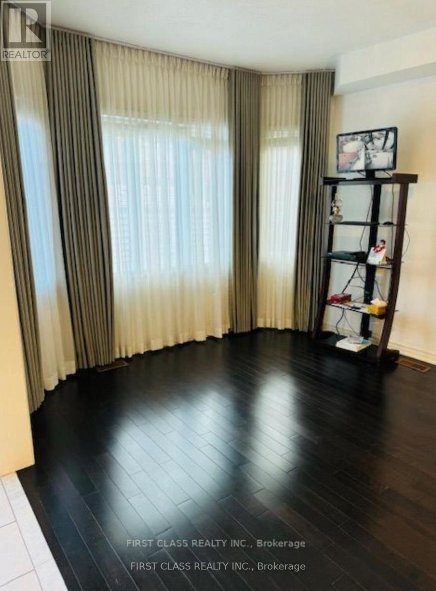 239 Dalgleish Gardens, Milton, Ontario  L9T 6Z8 - Photo 7 - W12665506