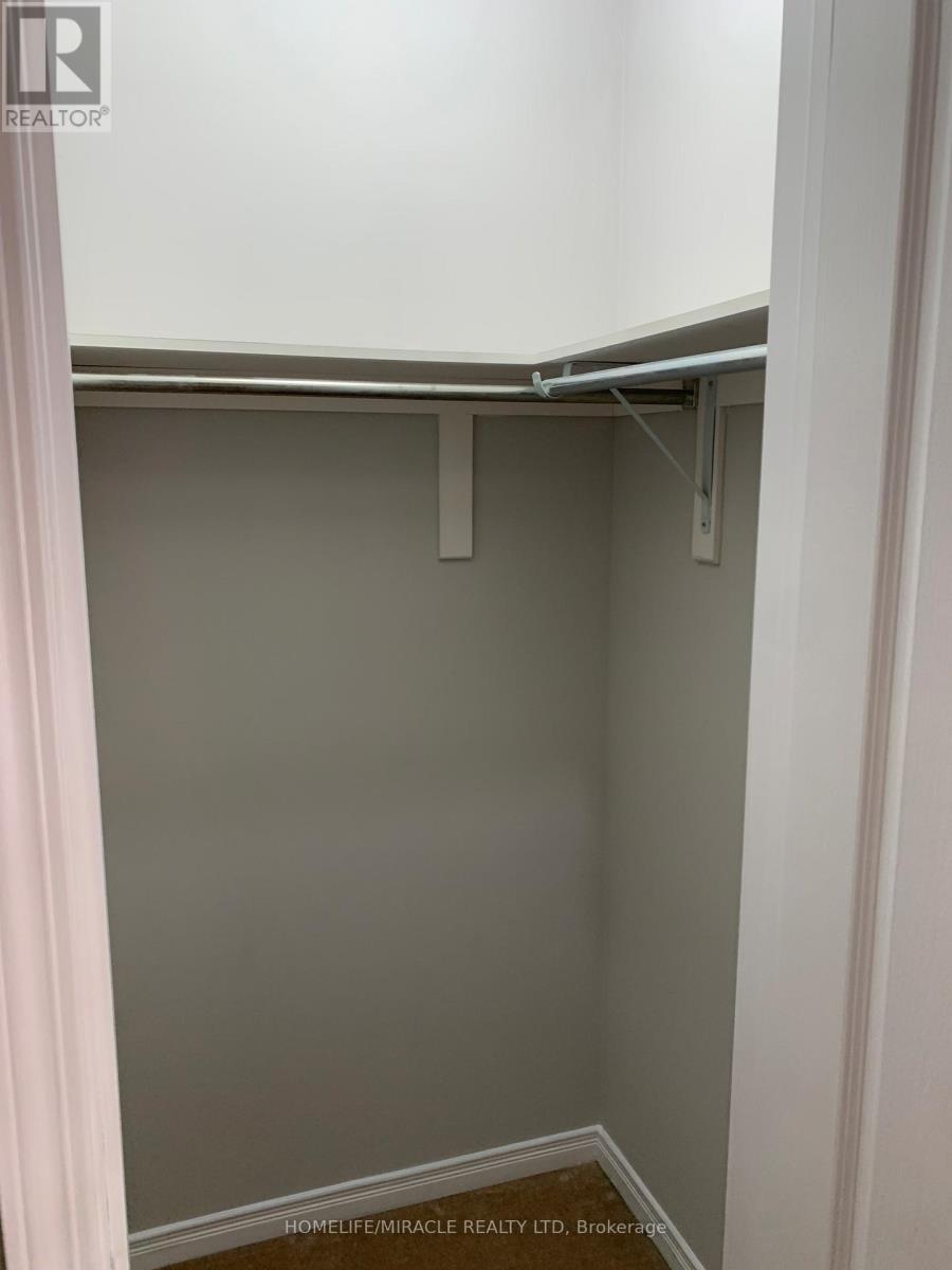 866 Francine Crescent, Mississauga, Ontario  L5V 0E2 - Photo 13 - W12665542