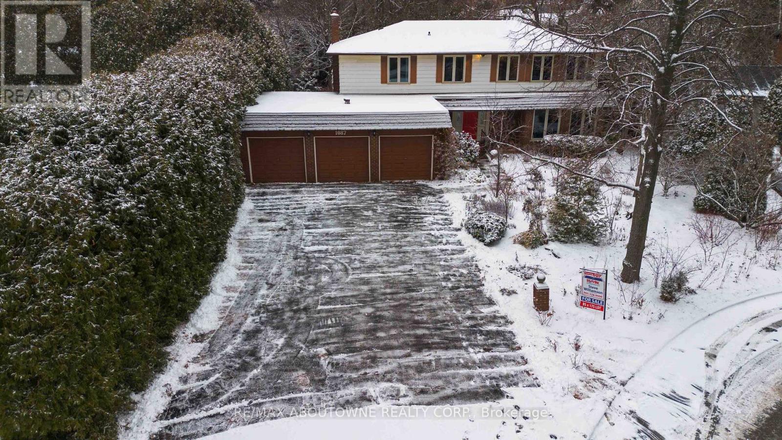 1087 TANGLEWOOD COURT, Oakville, Ontario