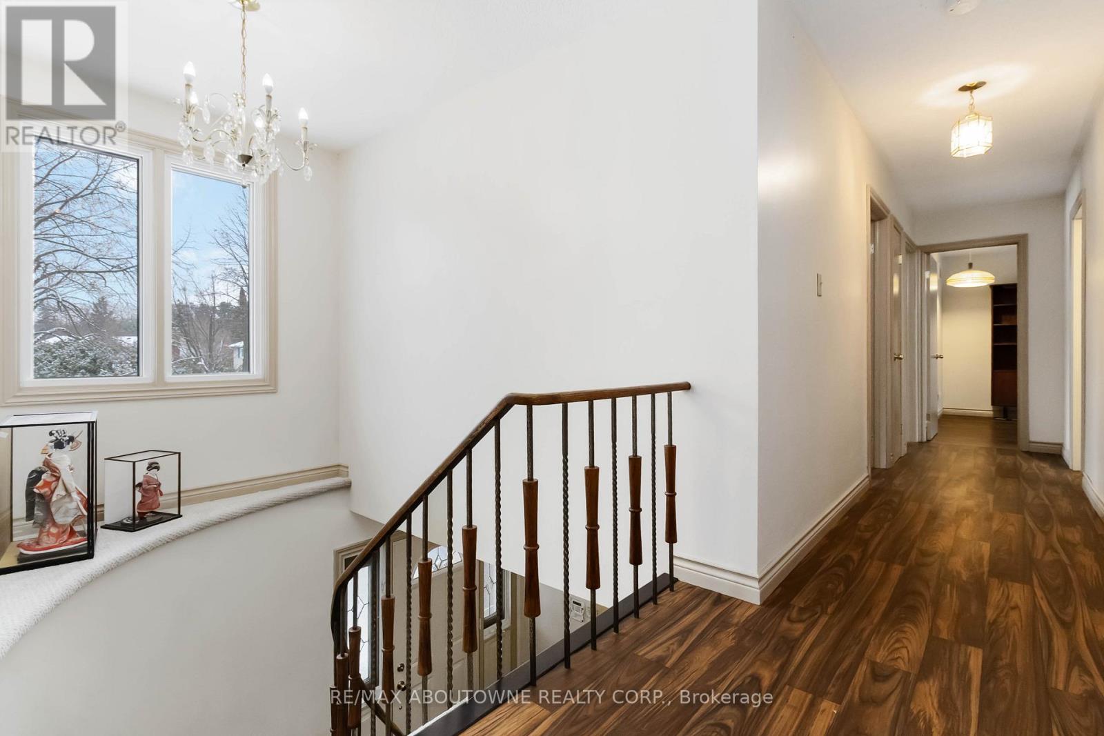 1087 Tanglewood Court, Oakville, Ontario  L6L 5H6 - Photo 18 - W12665560