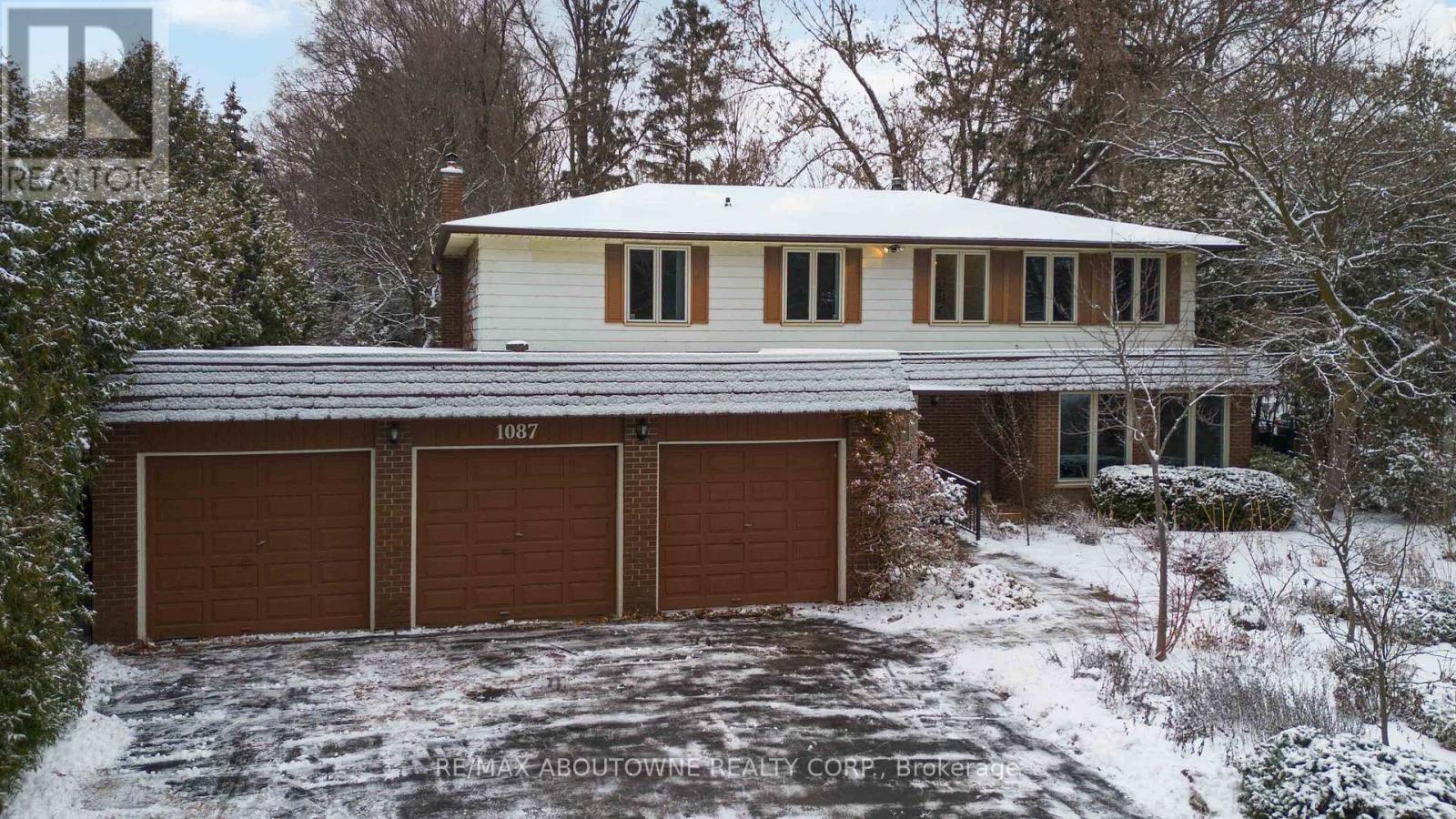 1087 Tanglewood Court, Oakville, Ontario  L6L 5H6 - Photo 2 - W12665560