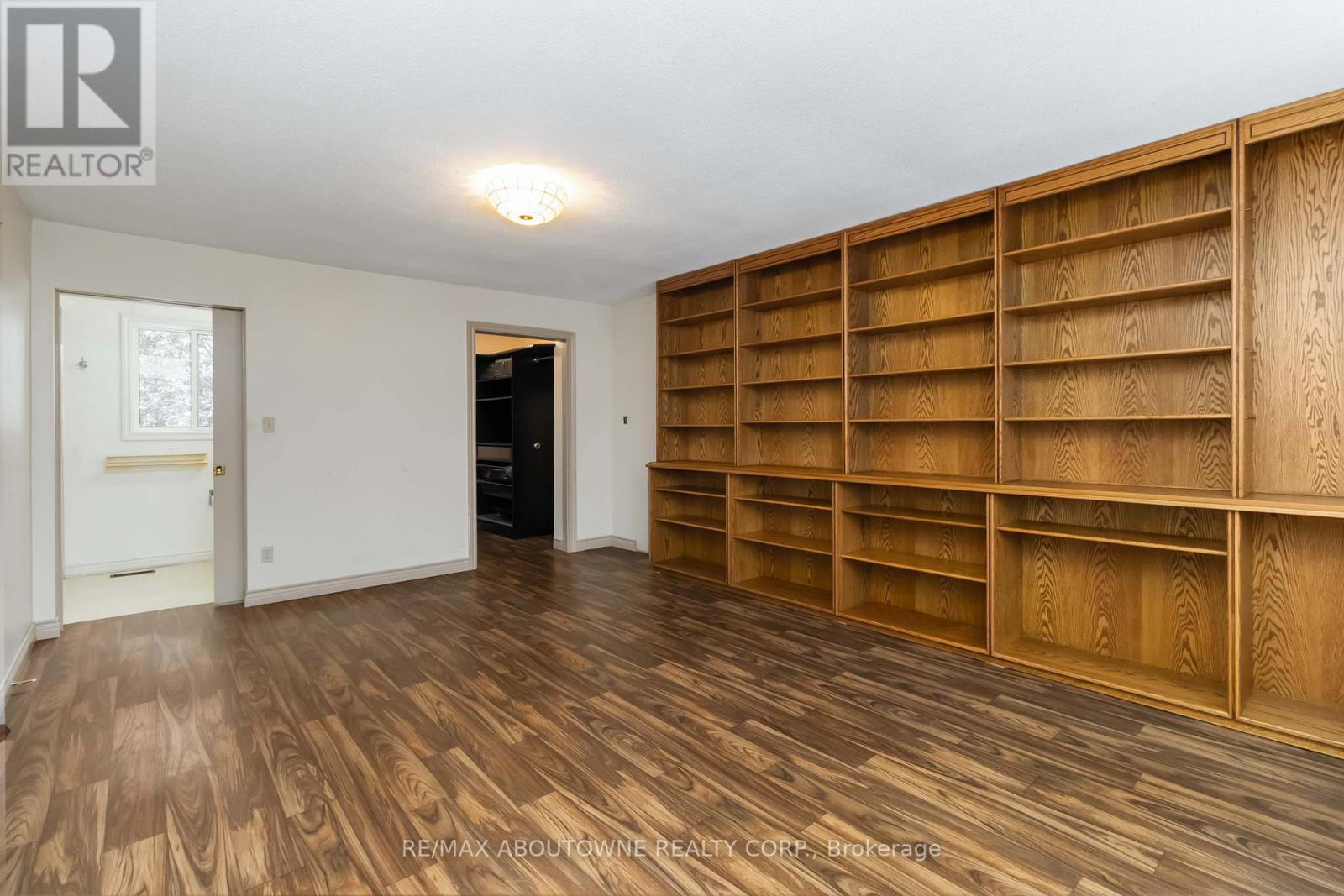 1087 Tanglewood Court, Oakville, Ontario  L6L 5H6 - Photo 20 - W12665560