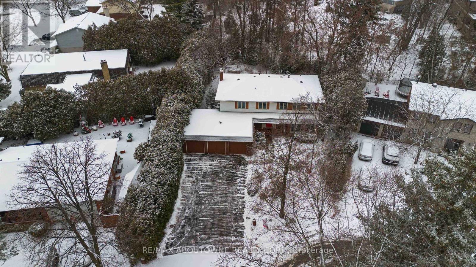 1087 Tanglewood Court, Oakville, Ontario  L6L 5H6 - Photo 3 - W12665560