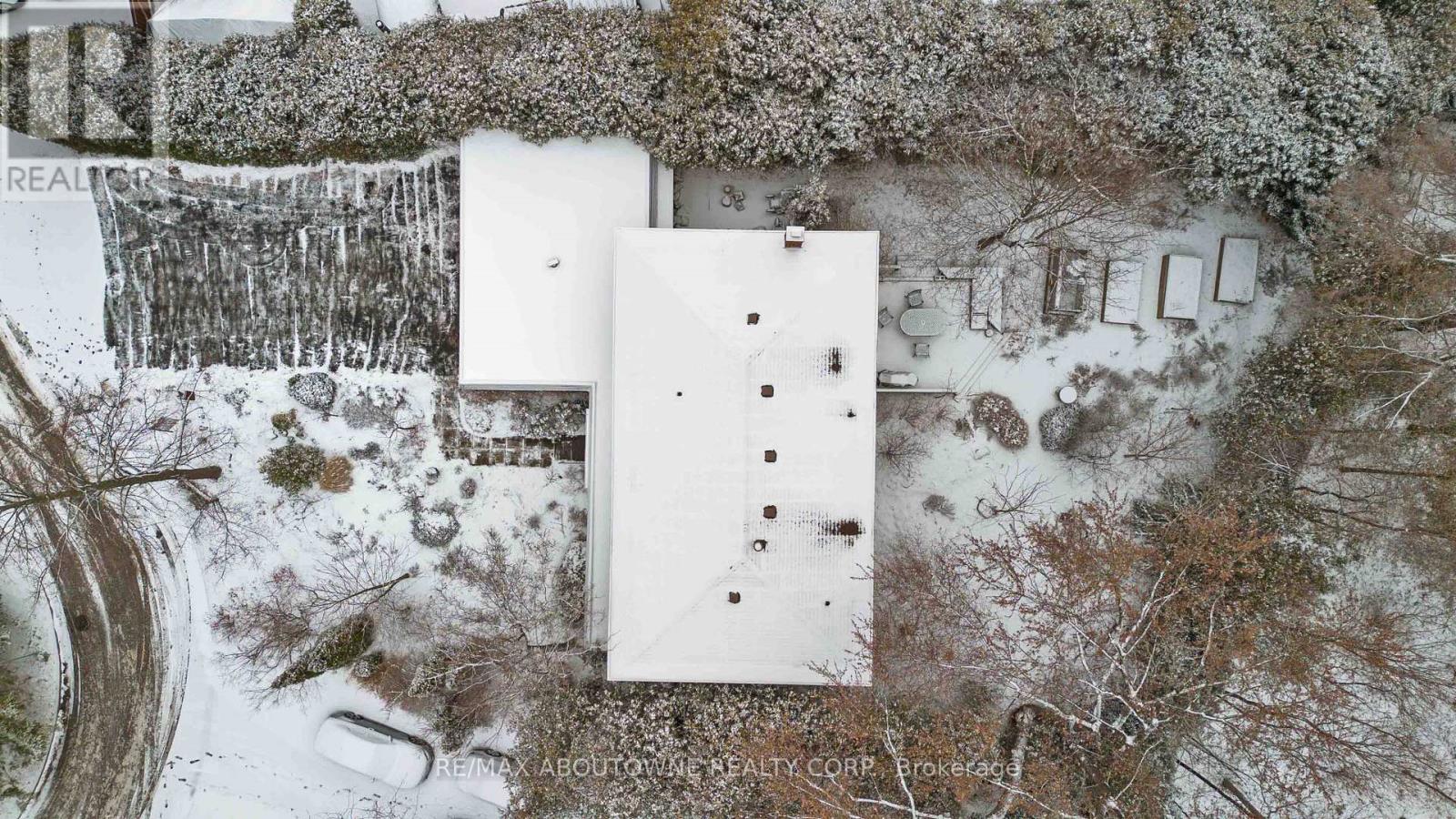 1087 Tanglewood Court, Oakville, Ontario  L6L 5H6 - Photo 7 - W12665560