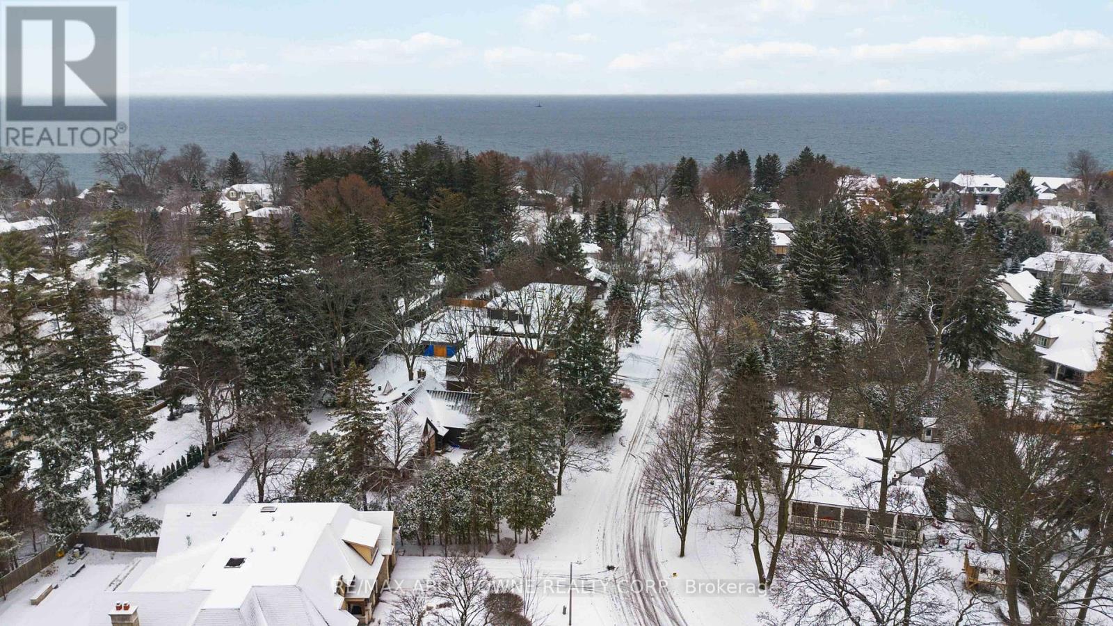 1087 Tanglewood Court, Oakville, Ontario  L6L 5H6 - Photo 8 - W12665560