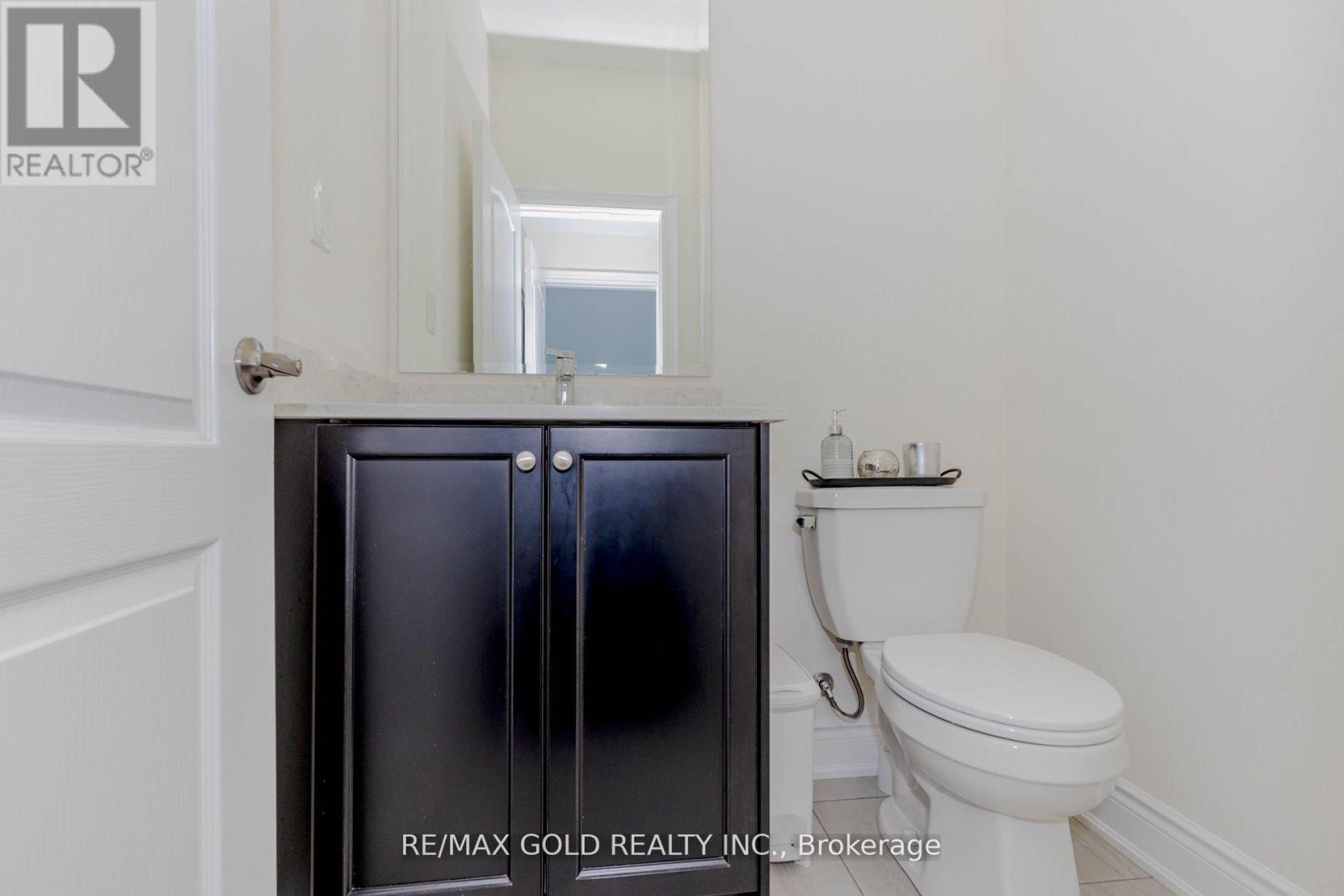 34 Folgate Crescent, Brampton, Ontario  L6R 0B3 - Photo 17 - W12665598