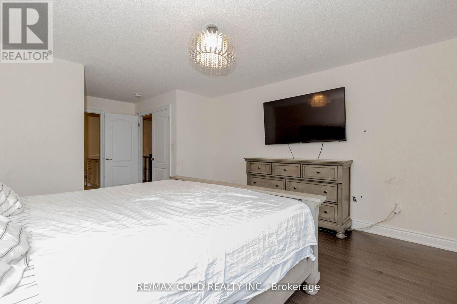 34 Folgate Crescent, Brampton, Ontario  L6R 0B3 - Photo 22 - W12665598