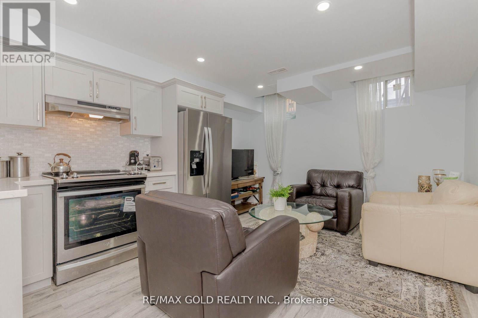 34 Folgate Crescent, Brampton, Ontario  L6R 0B3 - Photo 38 - W12665598