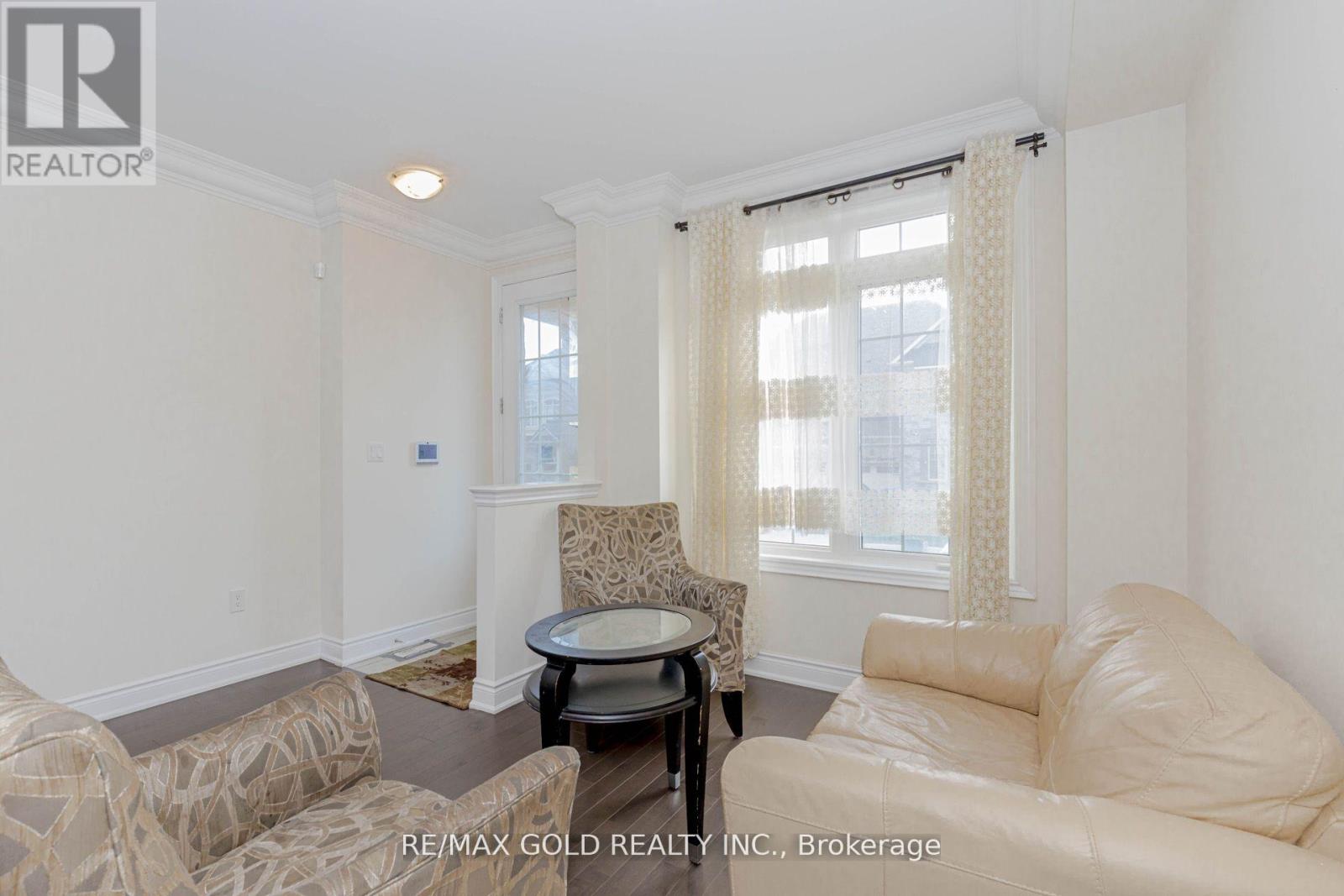 34 Folgate Crescent, Brampton, Ontario  L6R 0B3 - Photo 6 - W12665598