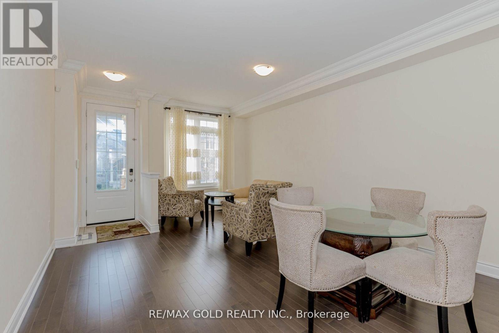 34 Folgate Crescent, Brampton, Ontario  L6R 0B3 - Photo 7 - W12665598