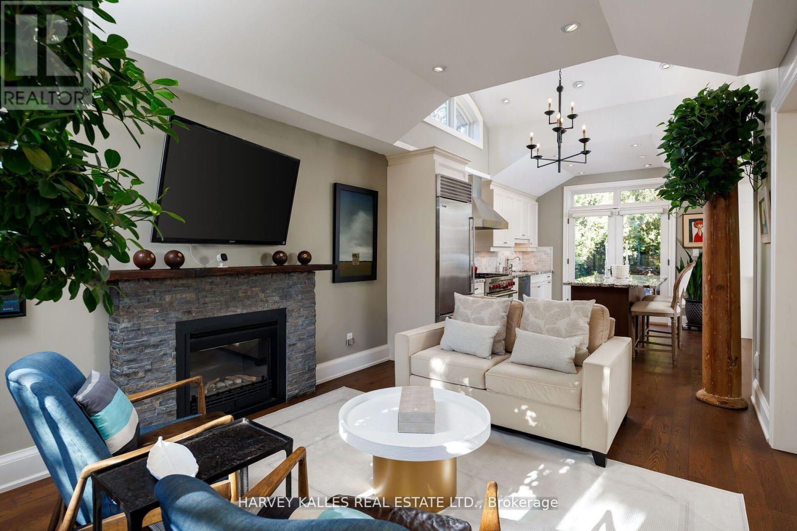 24 Cedarland Drive, Toronto, Ontario  M9A 2K2 - Photo 16 - W12665614