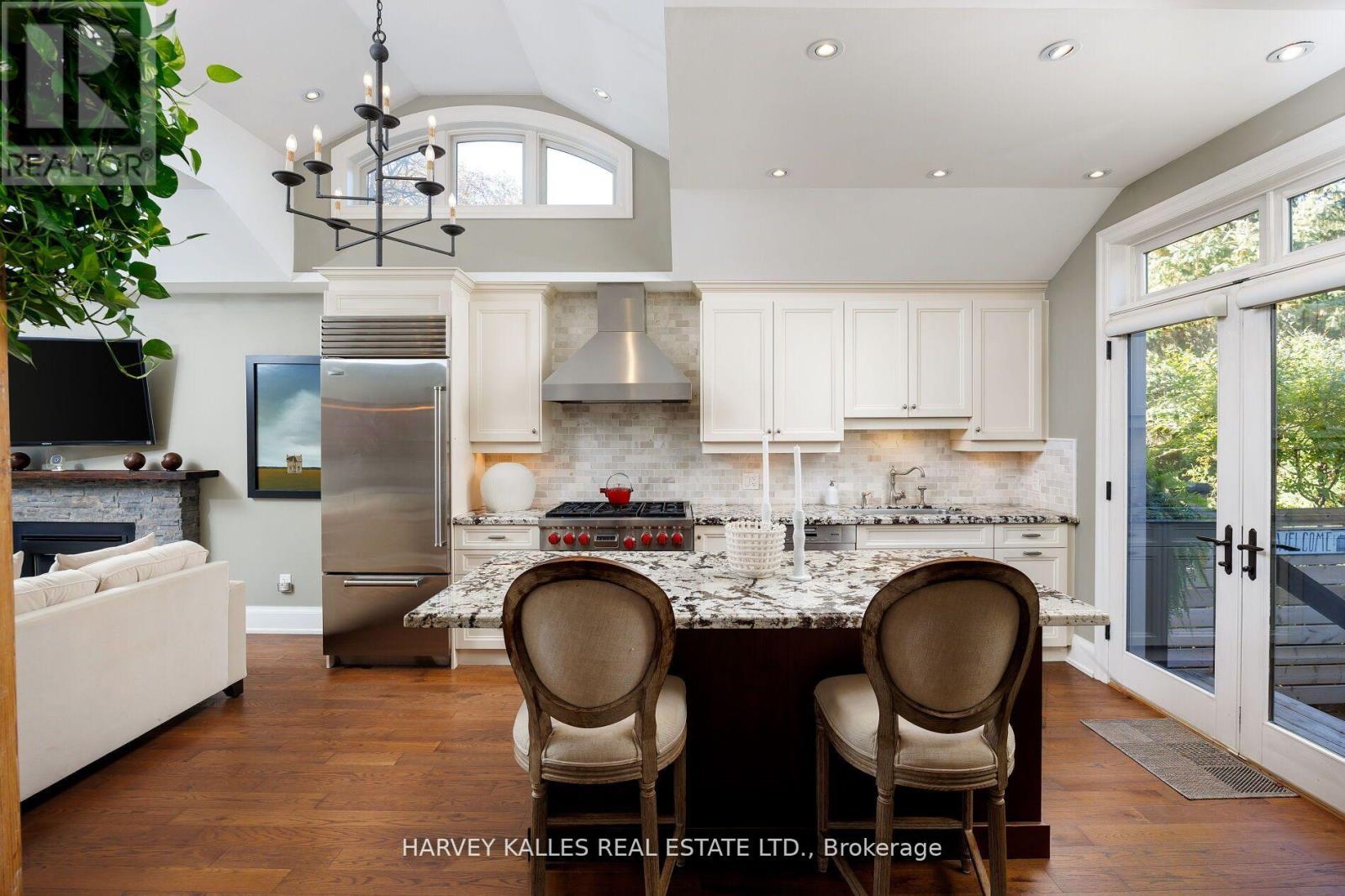 24 Cedarland Drive, Toronto, Ontario  M9A 2K2 - Photo 18 - W12665614