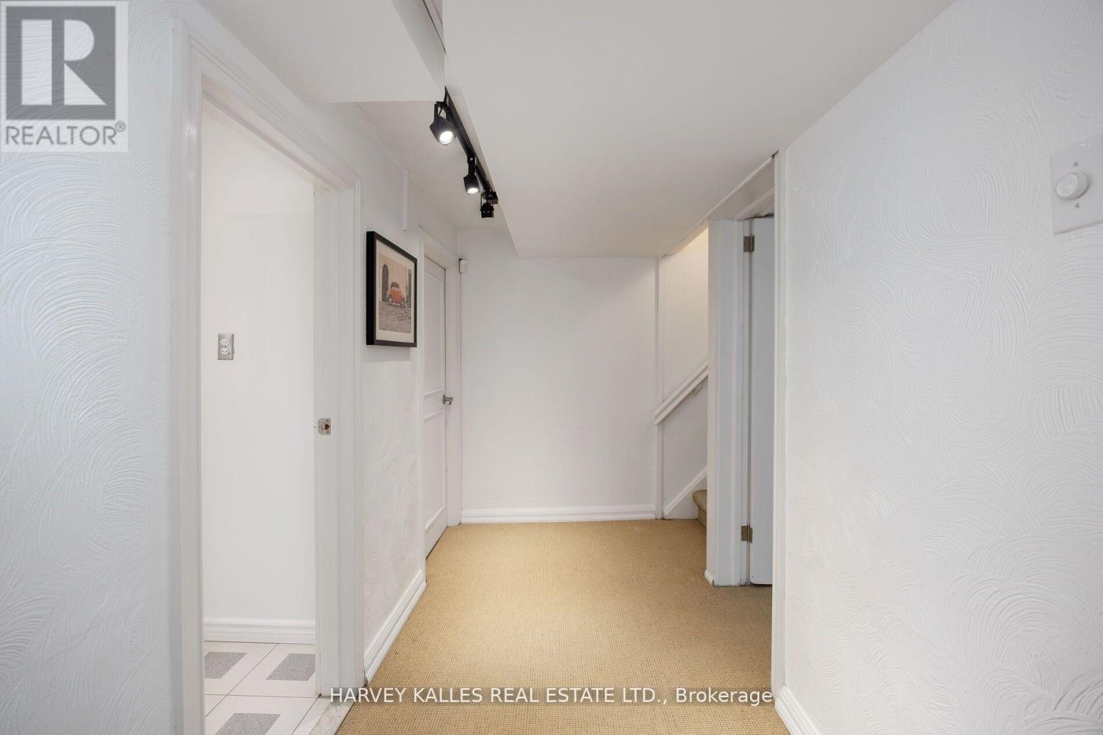 24 Cedarland Drive, Toronto, Ontario  M9A 2K2 - Photo 33 - W12665614