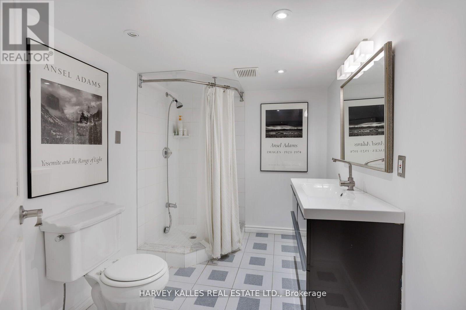 24 Cedarland Drive, Toronto, Ontario  M9A 2K2 - Photo 36 - W12665614