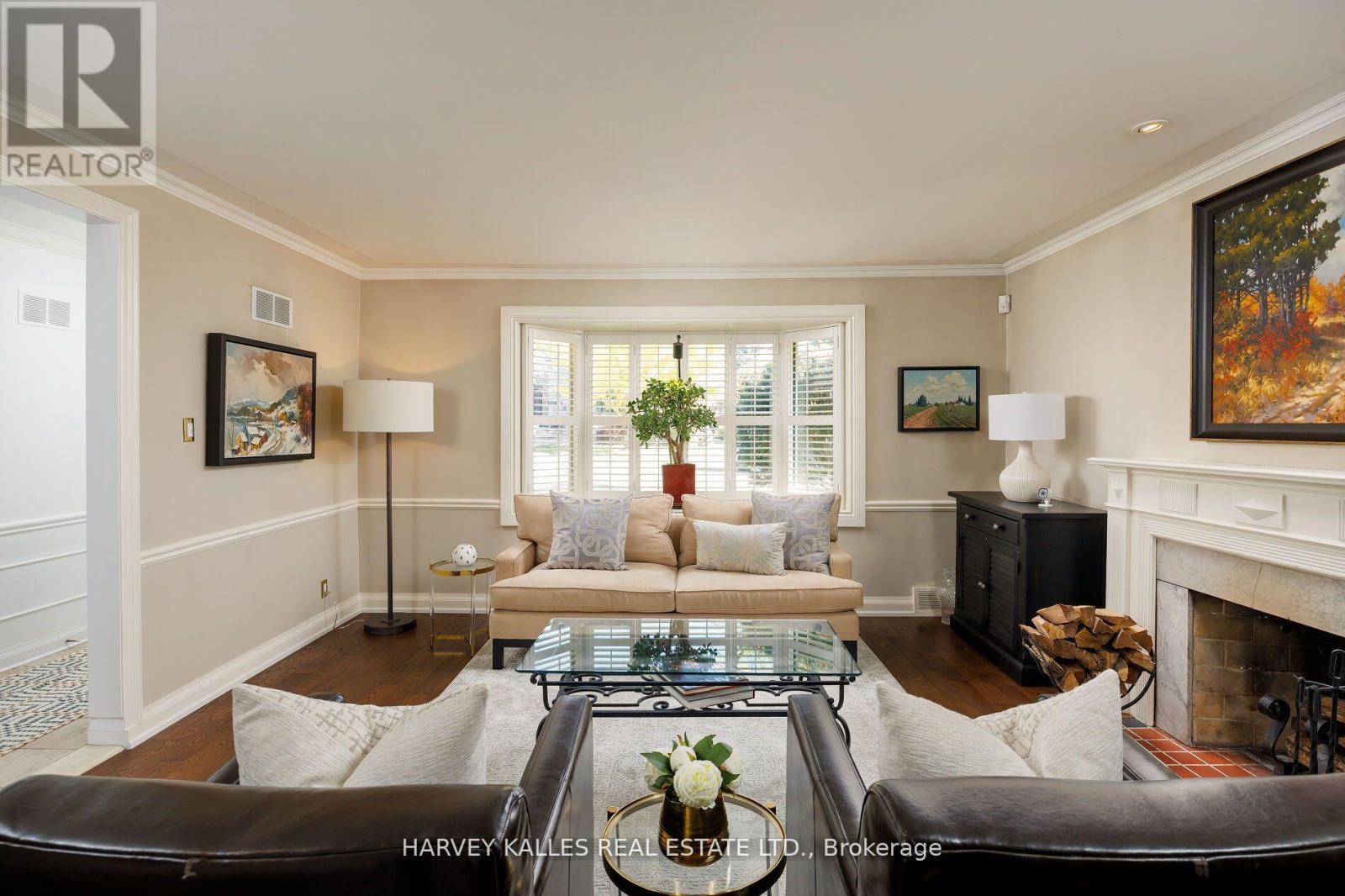 24 Cedarland Drive, Toronto, Ontario  M9A 2K2 - Photo 8 - W12665614