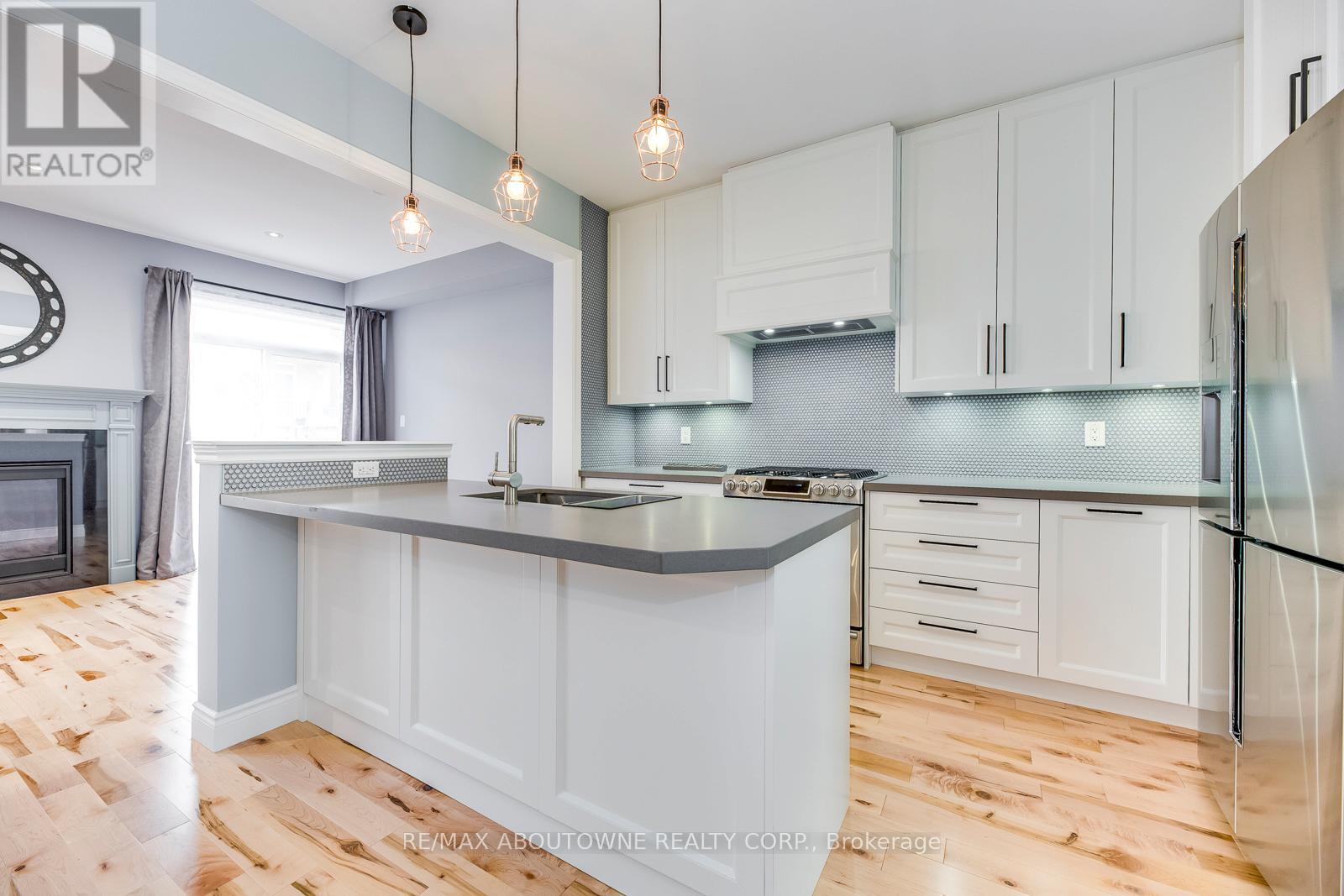 365 Leadwood Gate, Oakville, Ontario  L6M 1L7 - Photo 11 - W12665616