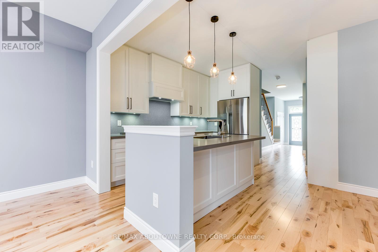 365 Leadwood Gate, Oakville, Ontario  L6M 1L7 - Photo 12 - W12665616