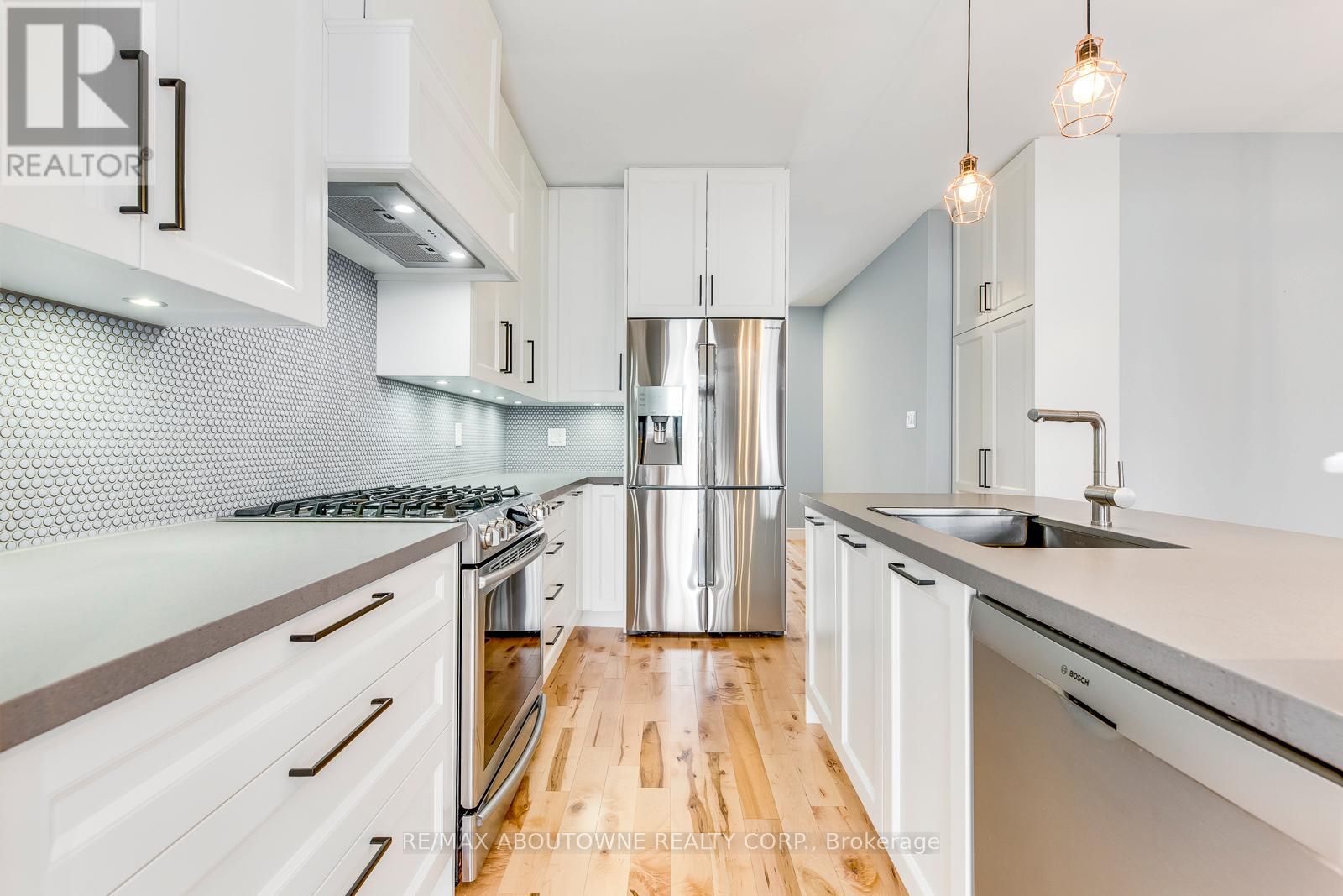 365 Leadwood Gate, Oakville, Ontario  L6M 1L7 - Photo 13 - W12665616