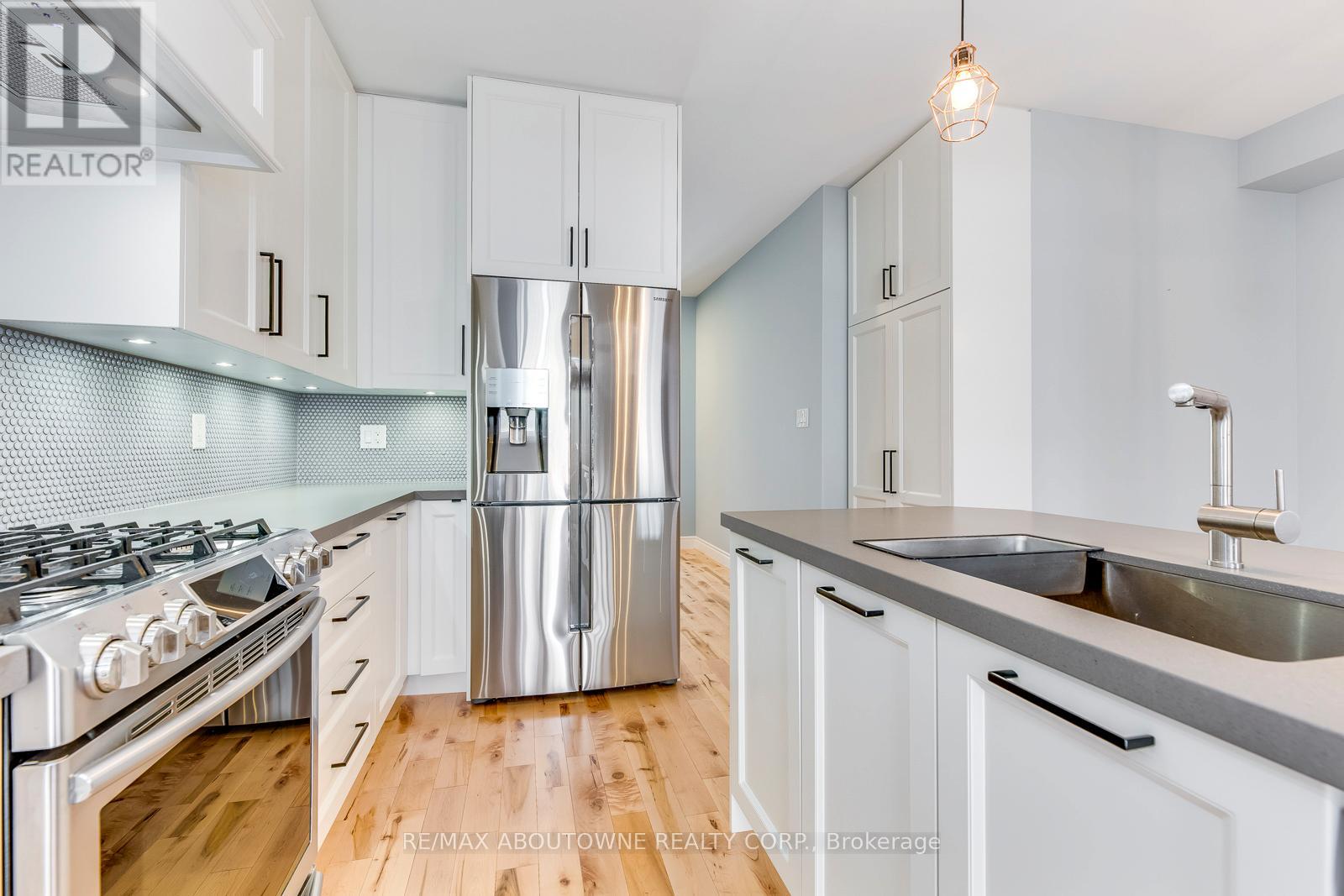 365 Leadwood Gate, Oakville, Ontario  L6M 1L7 - Photo 14 - W12665616