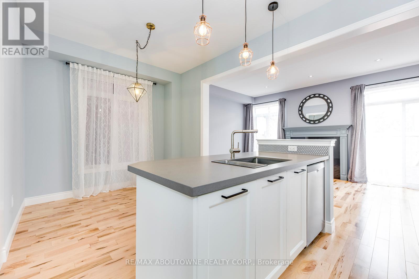 365 Leadwood Gate, Oakville, Ontario  L6M 1L7 - Photo 15 - W12665616