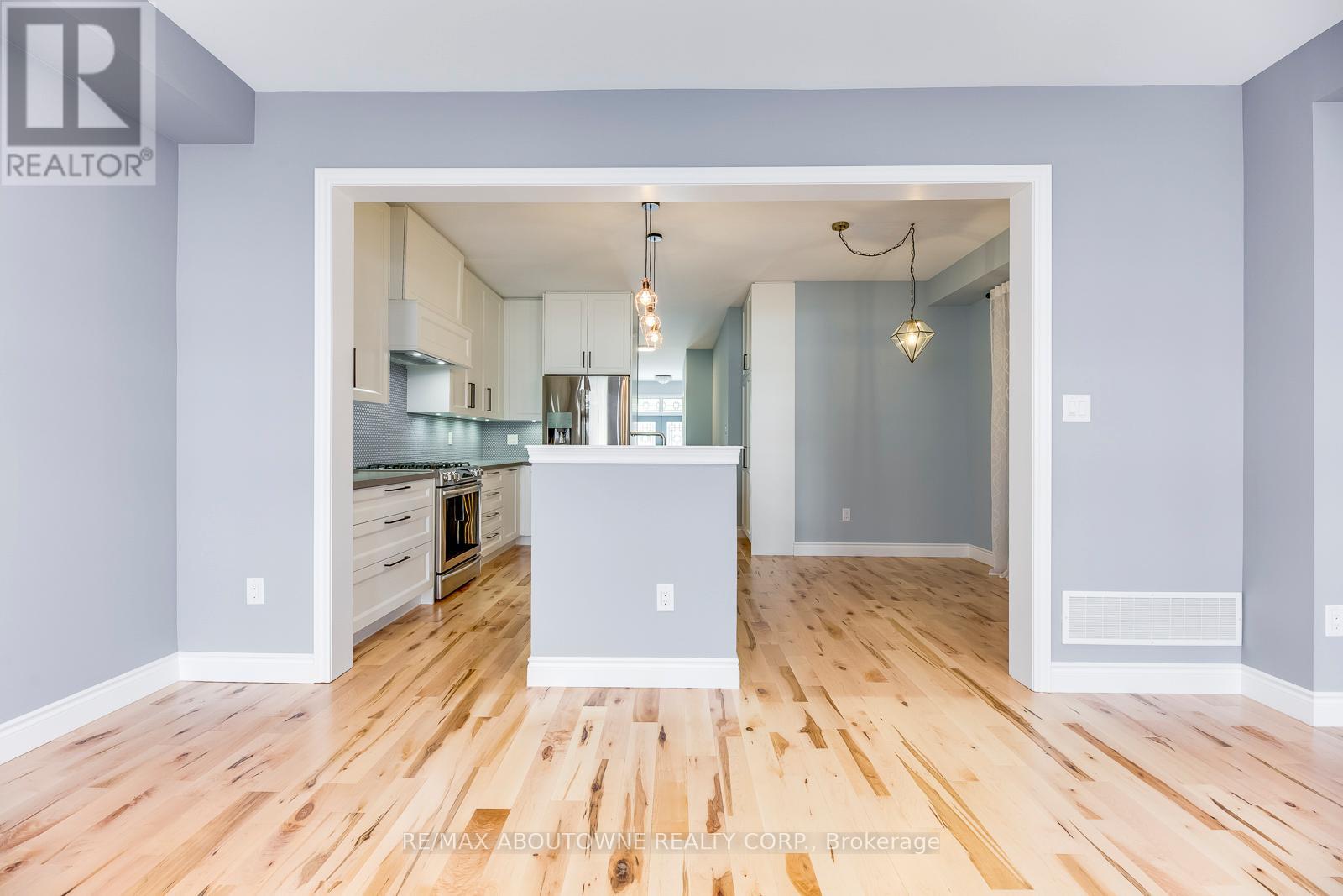 365 Leadwood Gate, Oakville, Ontario  L6M 1L7 - Photo 18 - W12665616