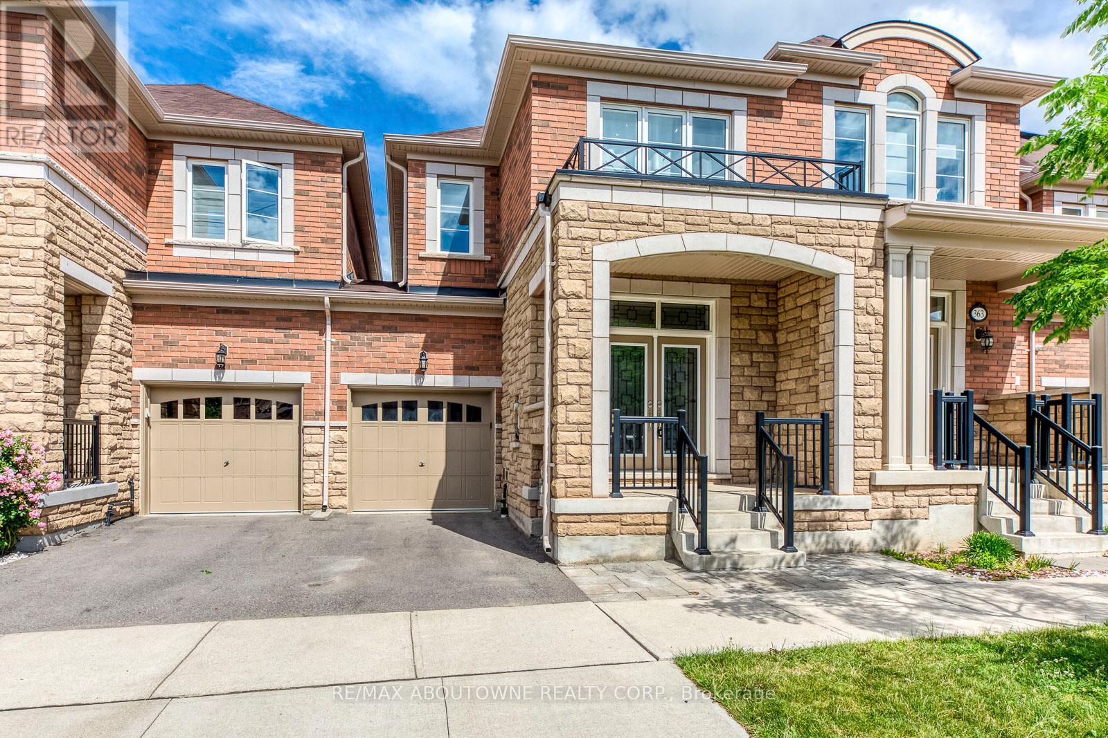 365 Leadwood Gate, Oakville, Ontario  L6M 1L7 - Photo 2 - W12665616
