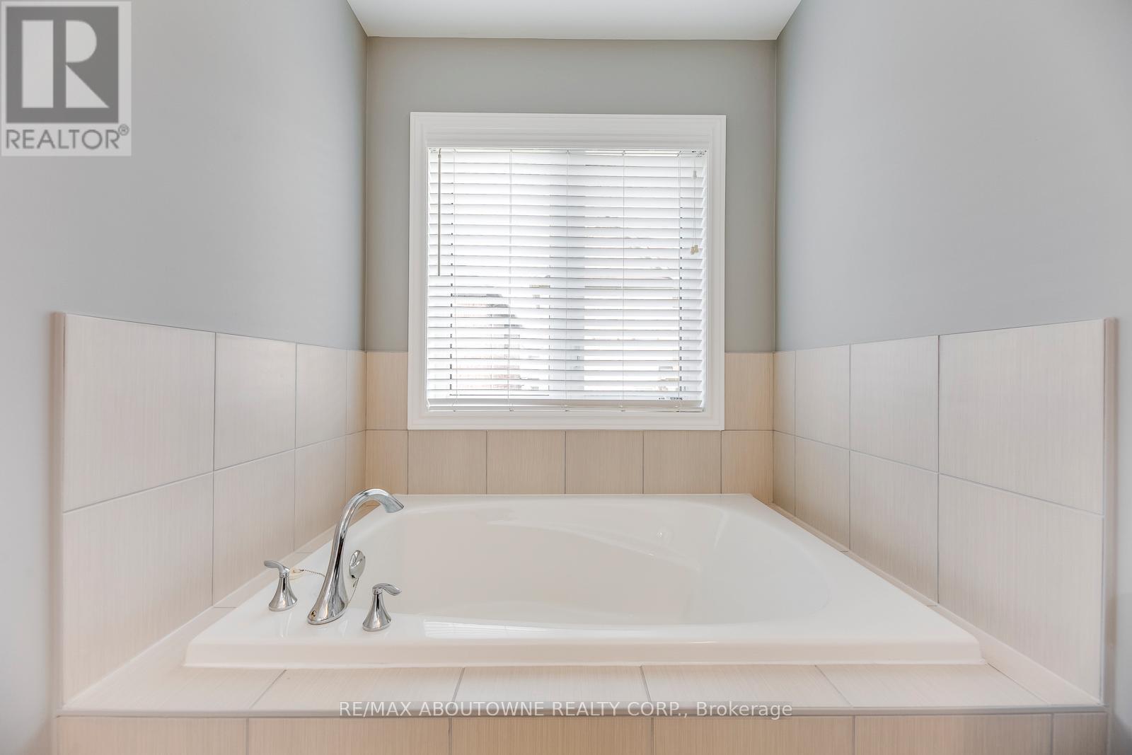 365 Leadwood Gate, Oakville, Ontario  L6M 1L7 - Photo 29 - W12665616