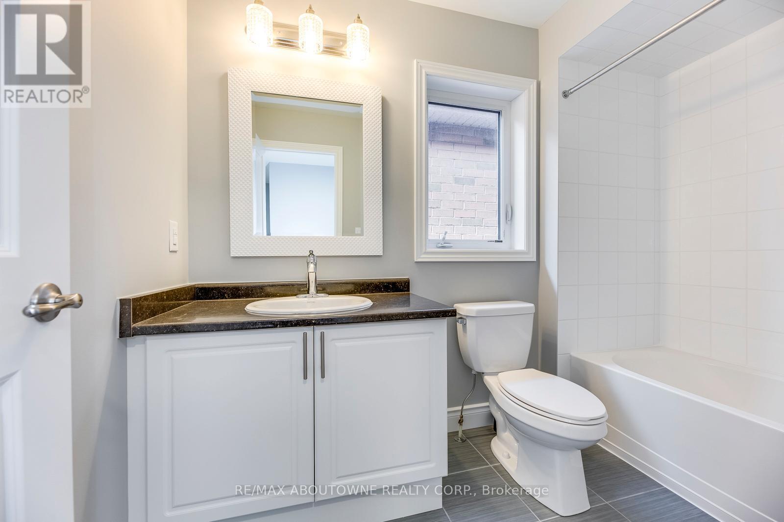 365 Leadwood Gate, Oakville, Ontario  L6M 1L7 - Photo 34 - W12665616