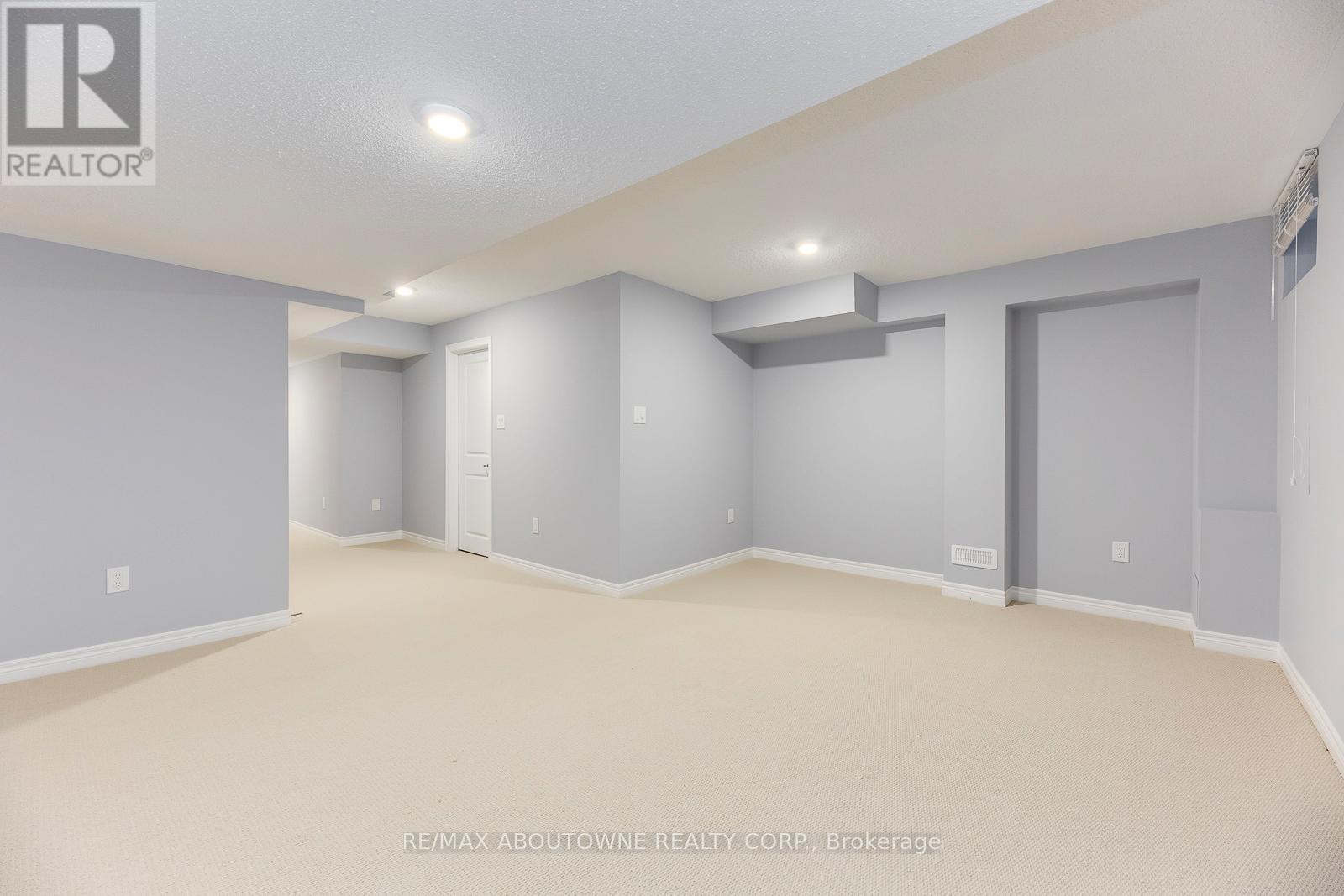 365 Leadwood Gate, Oakville, Ontario  L6M 1L7 - Photo 38 - W12665616