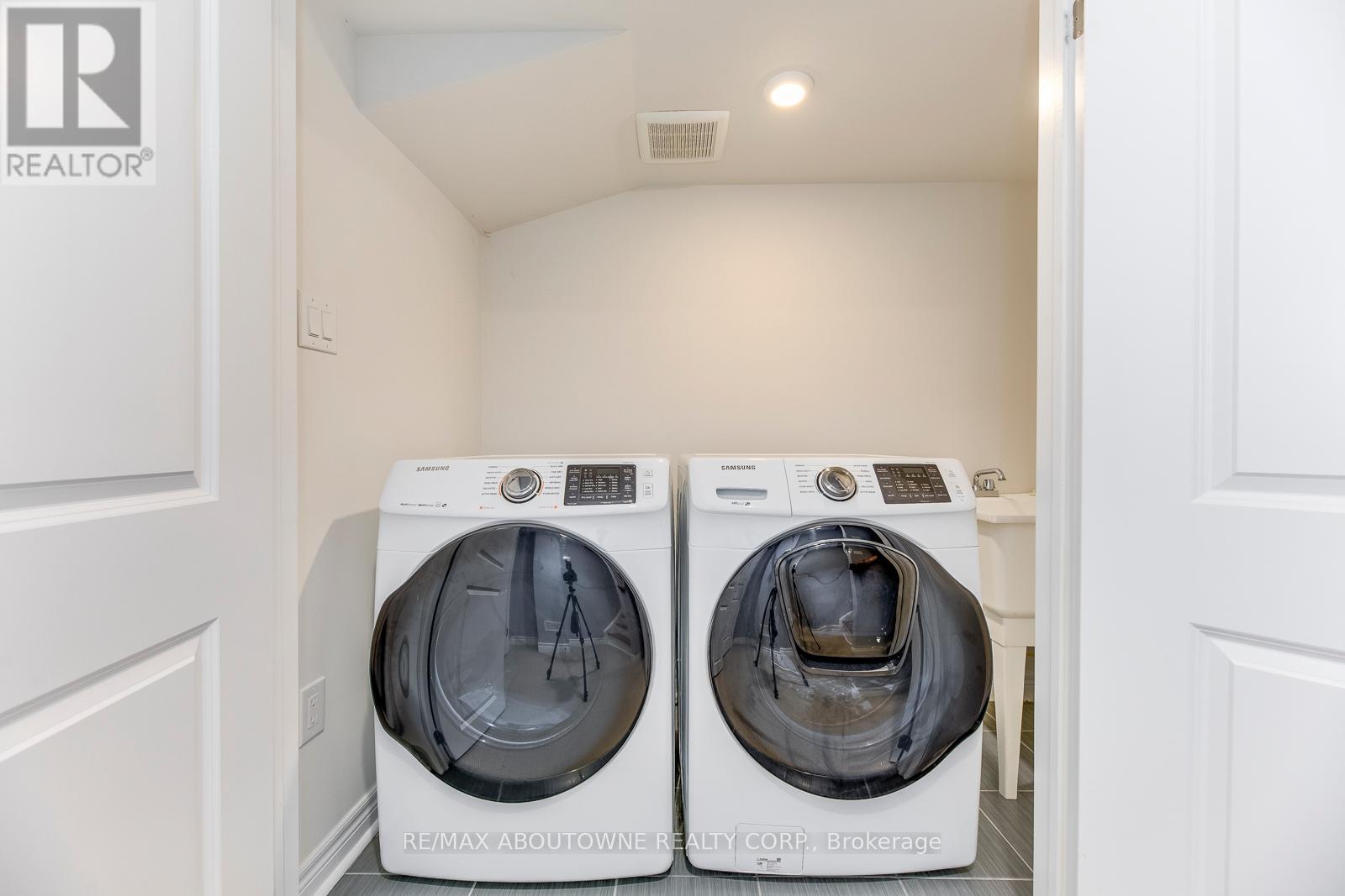 365 Leadwood Gate, Oakville, Ontario  L6M 1L7 - Photo 41 - W12665616