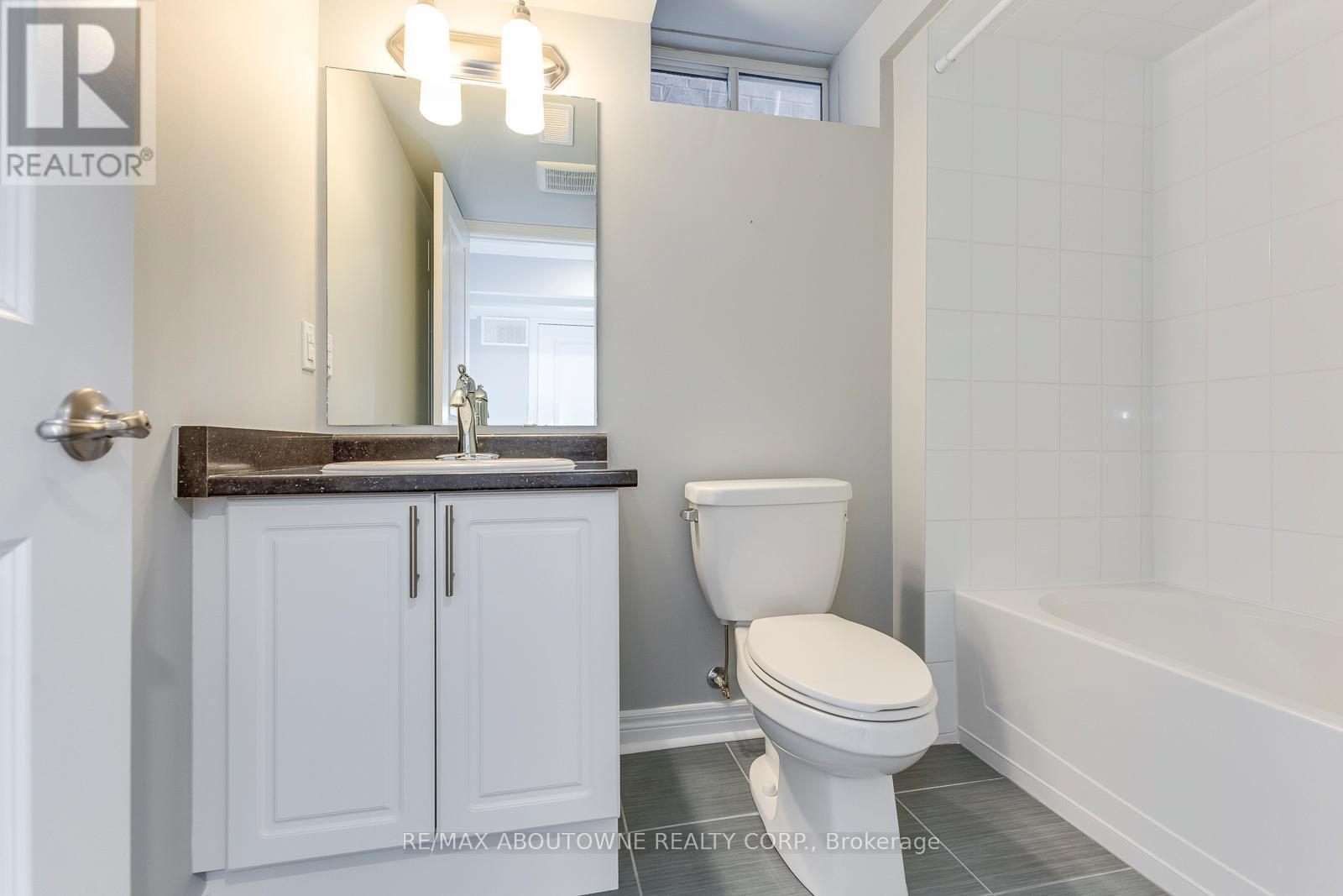 365 Leadwood Gate, Oakville, Ontario  L6M 1L7 - Photo 42 - W12665616