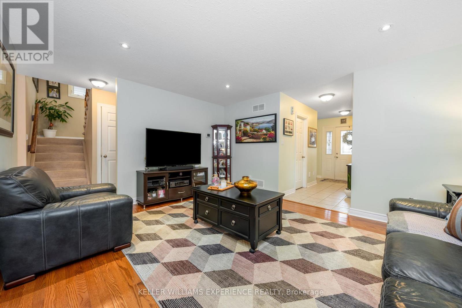 144 Silk Drive, Shelburne, Ontario  L0N 1S2 - Photo 5 - X12665454