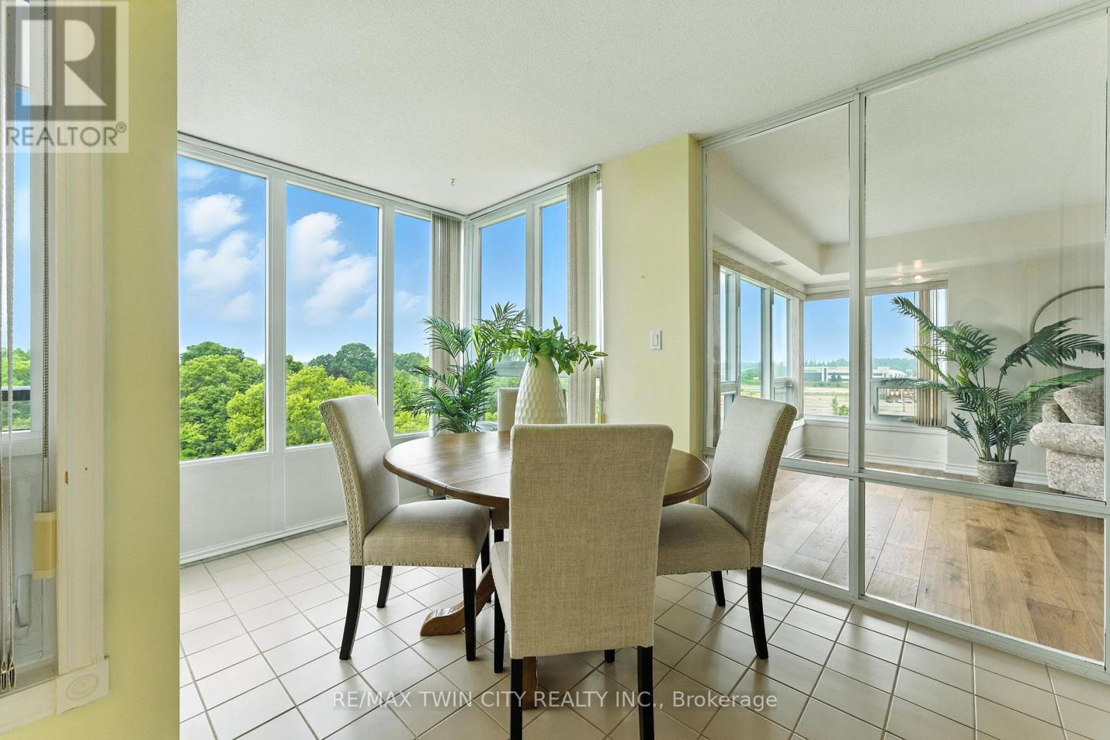 1104 - 237 King Street W, Cambridge, Ontario  N3H 5L2 - Photo 10 - X12665588