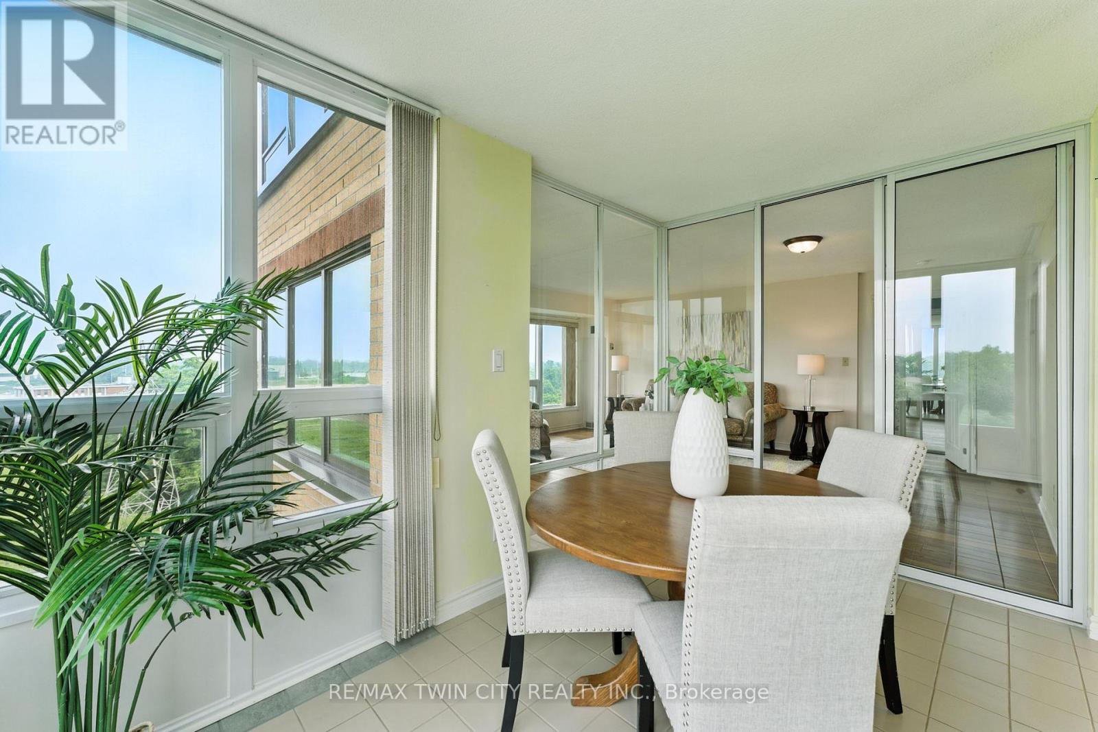 1104 - 237 King Street W, Cambridge, Ontario  N3H 5L2 - Photo 12 - X12665588