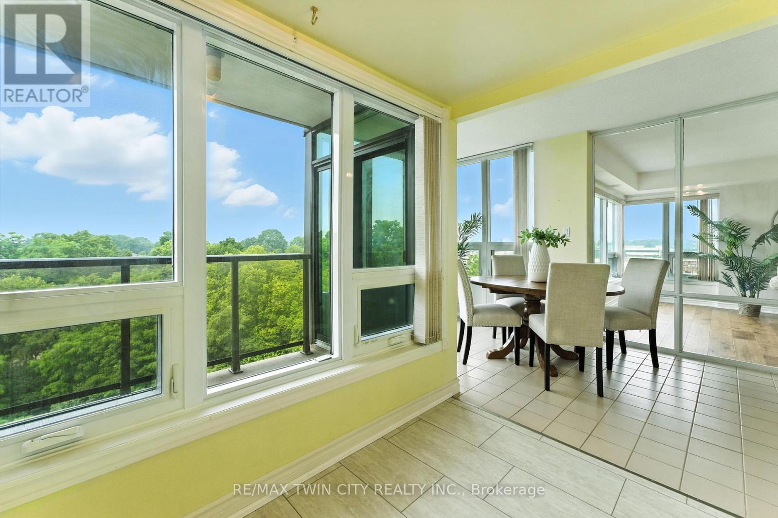 1104 - 237 King Street W, Cambridge, Ontario  N3H 5L2 - Photo 8 - X12665588