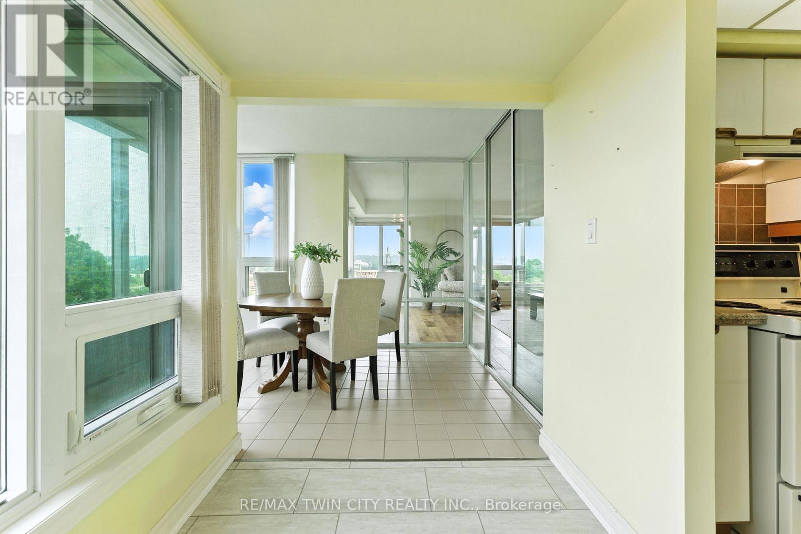 1104 - 237 King Street W, Cambridge, Ontario  N3H 5L2 - Photo 9 - X12665588