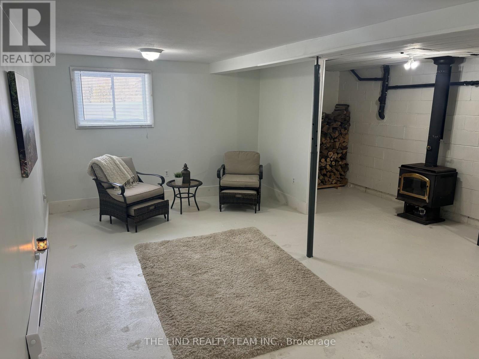 949 Raymond Road, Muskoka Lakes, Ontario  P0B 1M0 - Photo 17 - X12438126