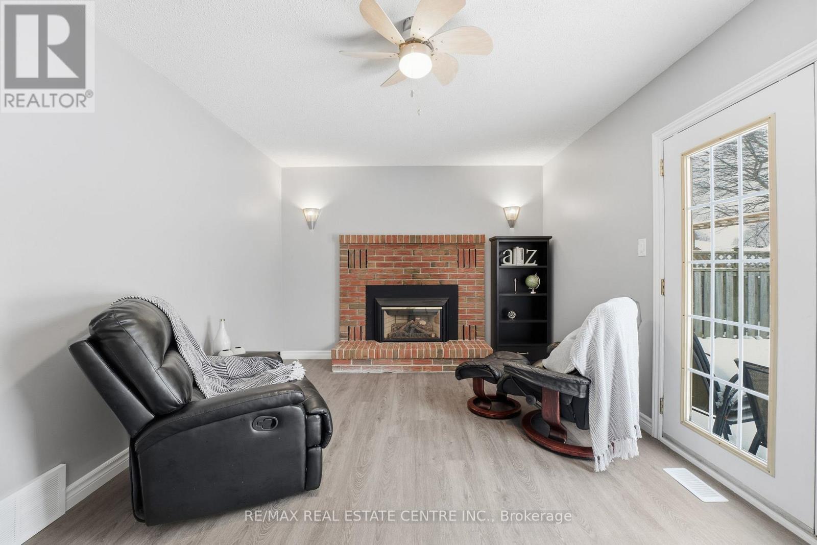 139 The Country Way, Kitchener, Ontario  N2E 2L1 - Photo 9 - X12665648