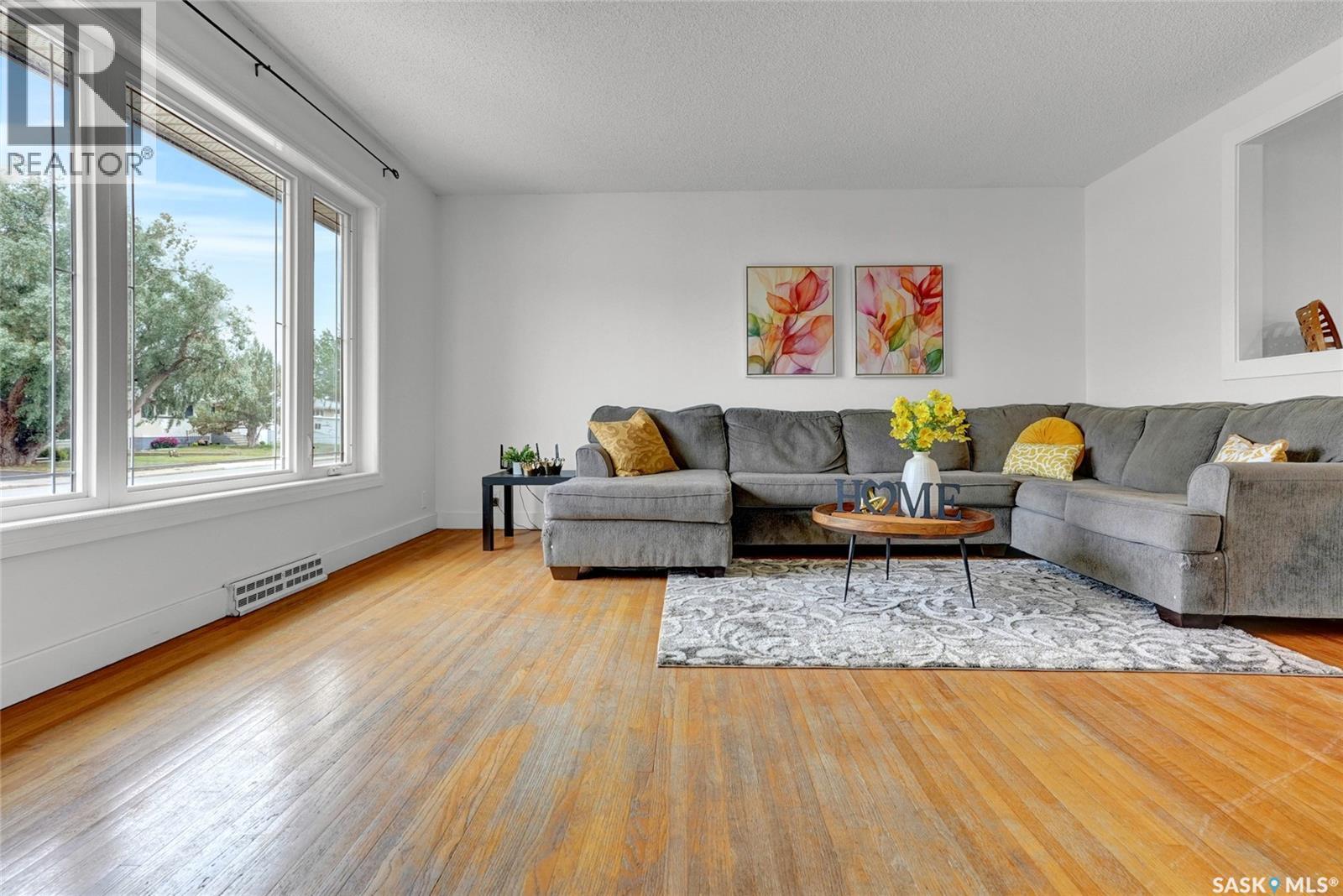 833 Keith Street, Moose Jaw, Saskatchewan  S6H 5R4 - Photo 2 - SK026235