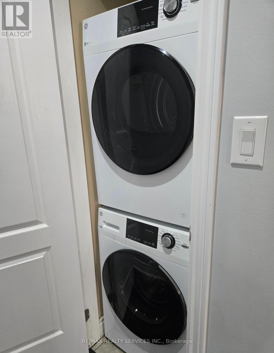 59 Reigate Avenue, Brampton, Ontario  L6V 2E2 - Photo 8 - W12665244