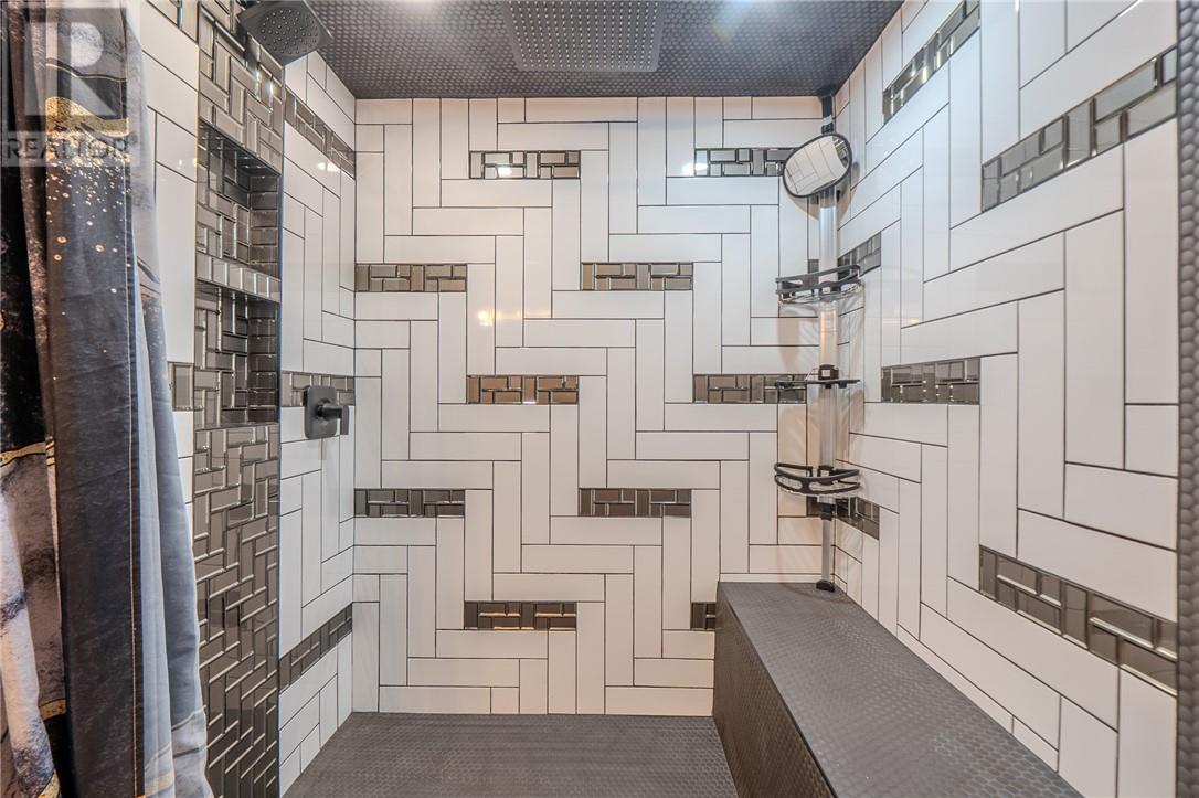 201 Nipissing Street, West Nipissing, Ontario  P2B 1K4 - Photo 9 - 2126005