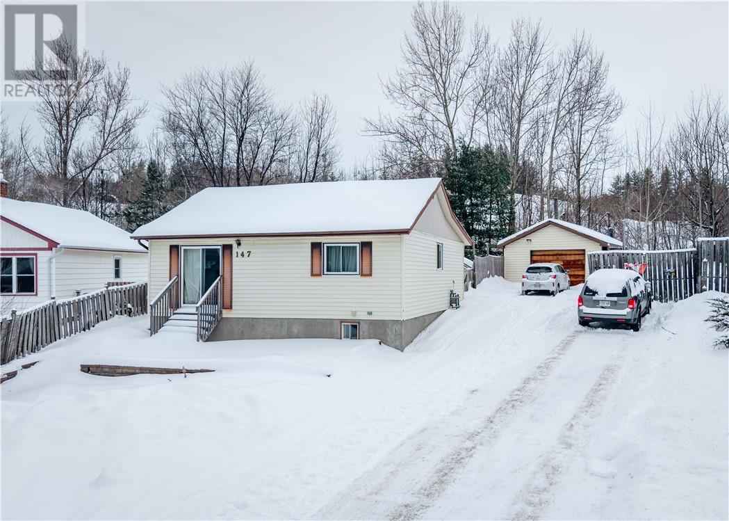 147 Walter Avenue, Sudbury, Ontario  P3C 3B2 - Photo 3 - 2126000