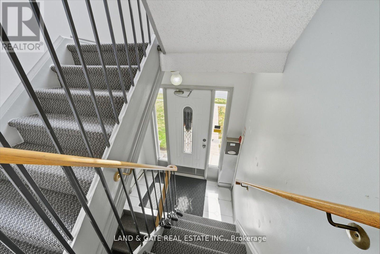 314 Hillside Avenue, Oshawa, Ontario  L1J 1T5 - Photo 4 - E12665744