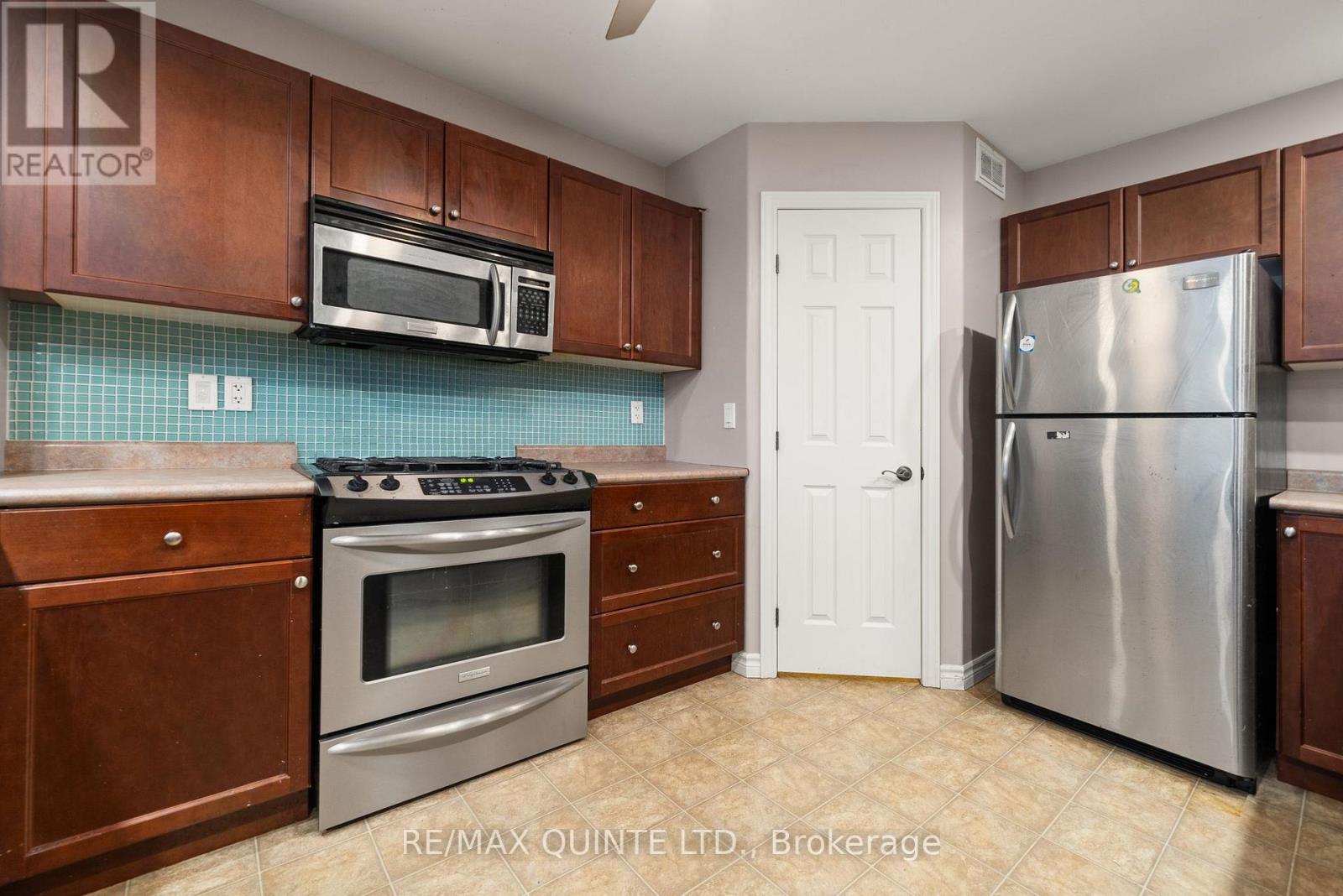 31 Sarah Court, Belleville (Belleville Ward), Ontario  K8P 0A1 - Photo 12 - X12665766