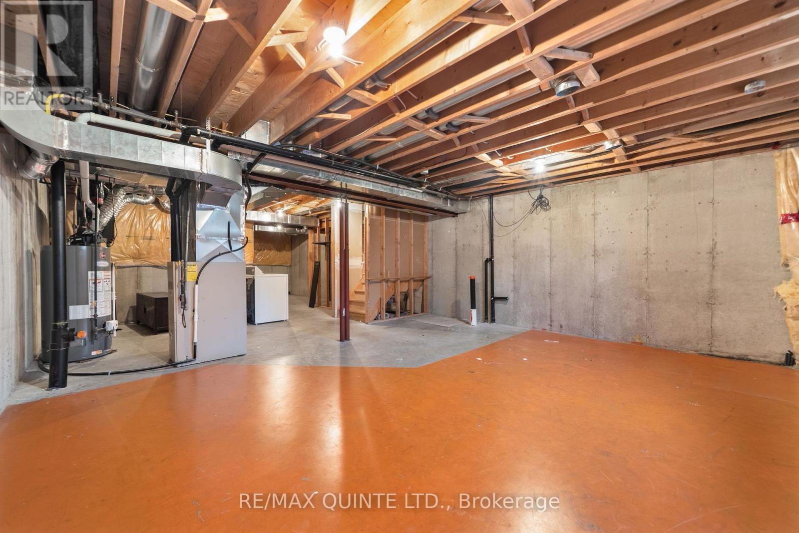 31 Sarah Court, Belleville (Belleville Ward), Ontario  K8P 0A1 - Photo 24 - X12665766