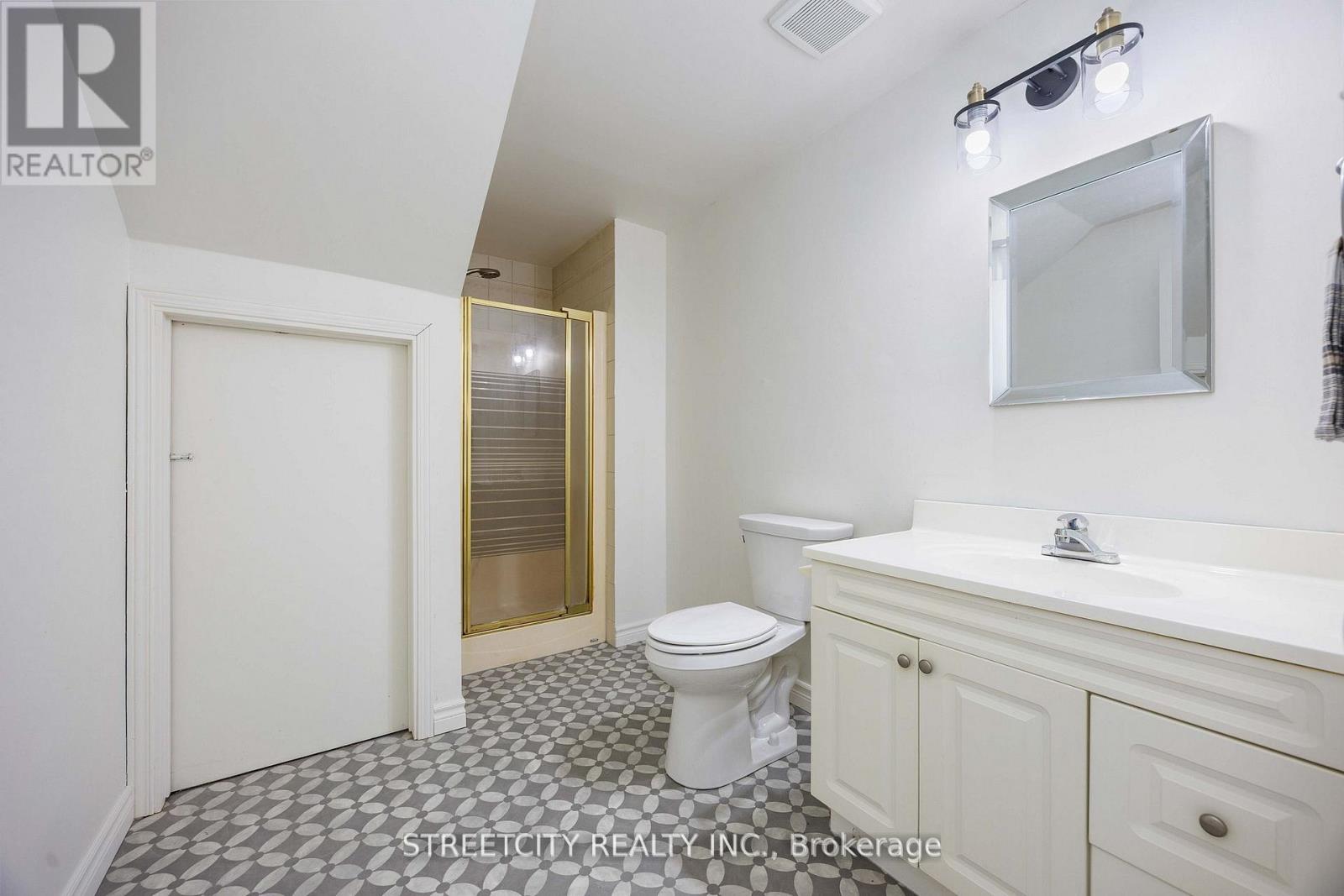 4482 Petrolia Line, Petrolia, Ontario  N0N 1R0 - Photo 25 - X12665748