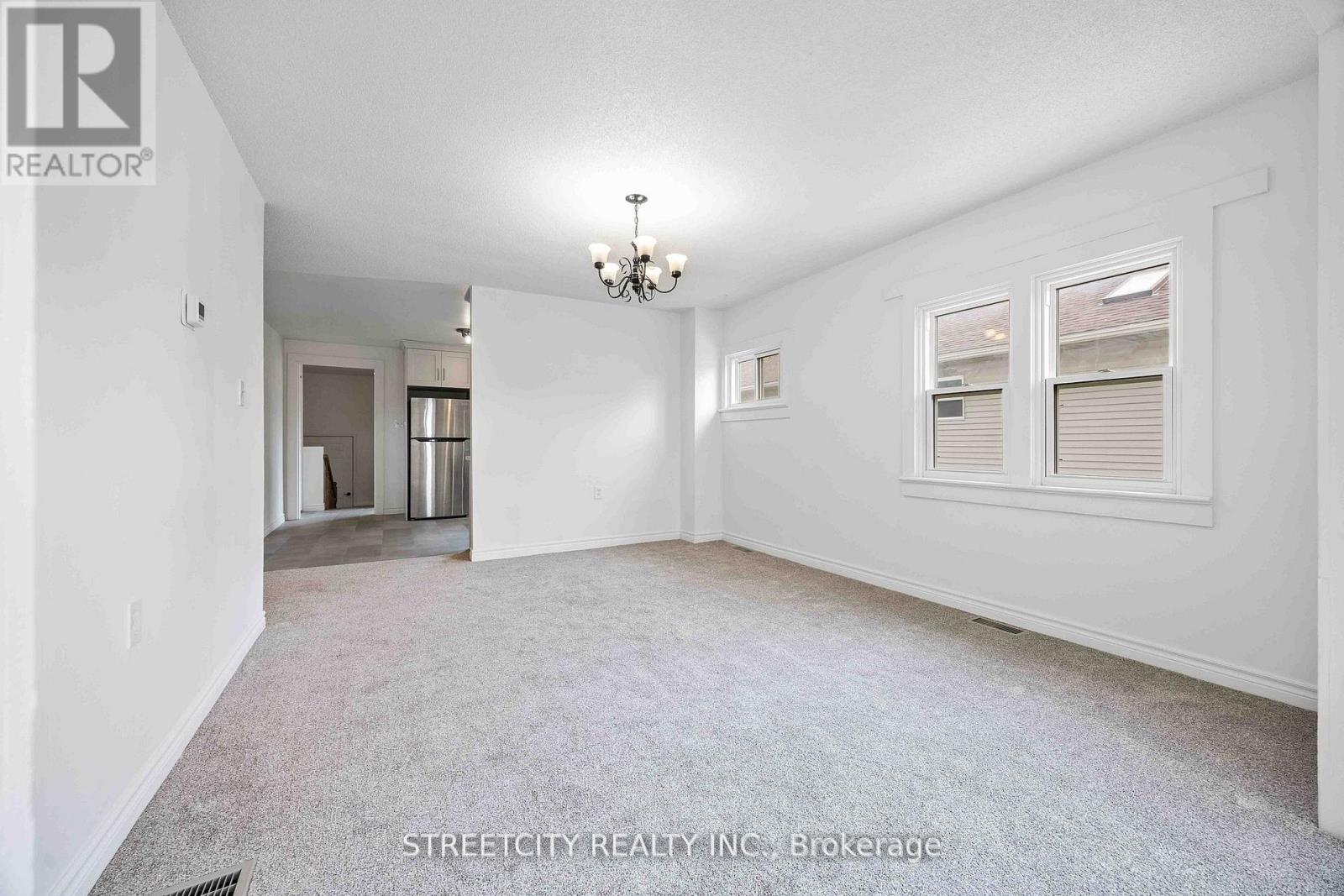 4482 Petrolia Line, Petrolia, Ontario  N0N 1R0 - Photo 6 - X12665748